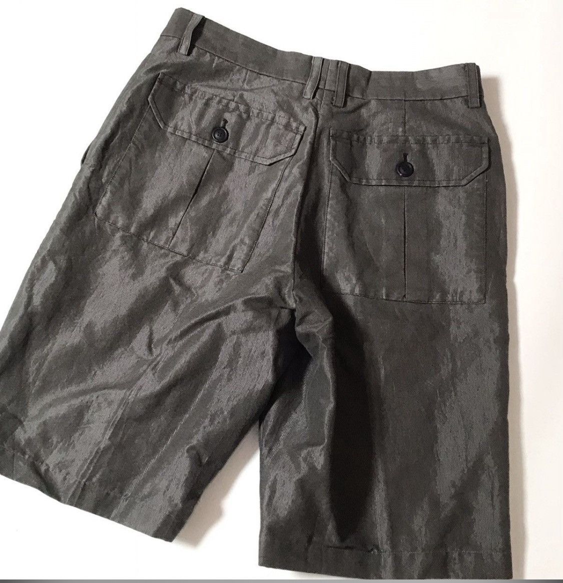 Issey Miyake Vintage issey miyake men shiny texture shorts Size US 29 - 2 Thumbnail