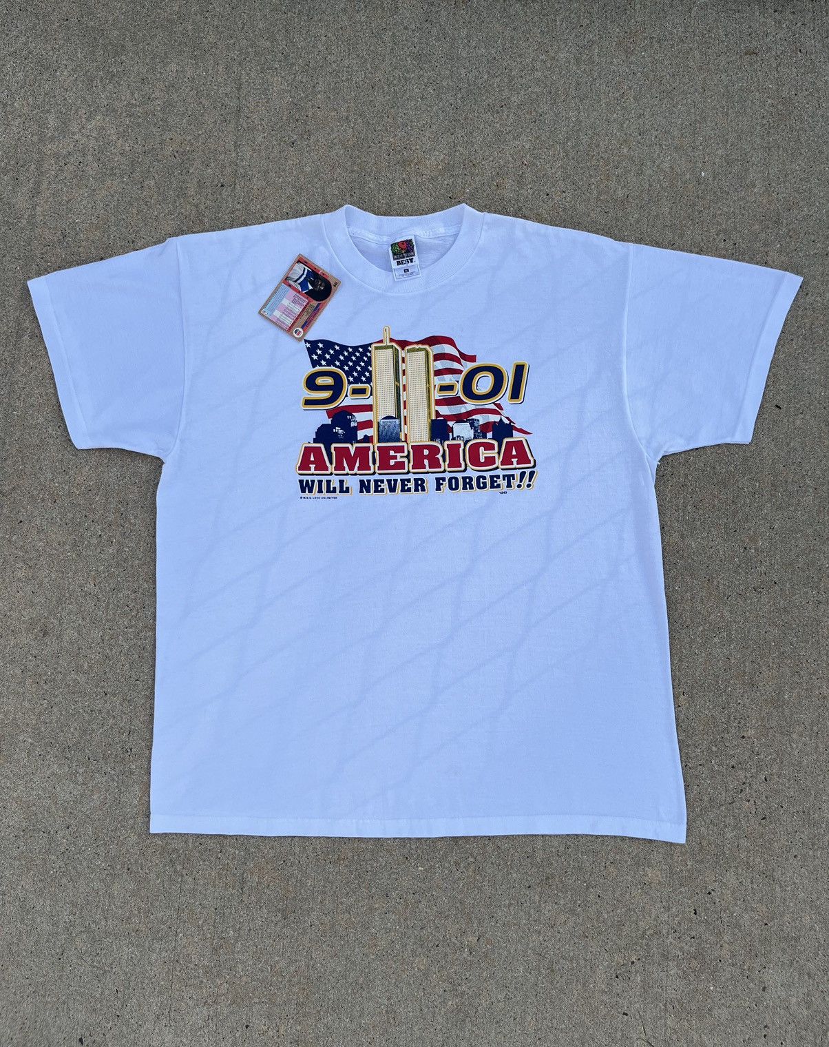 Fruit Of The Loom × Vintage DEADSTOCK VINTAGE 90’S AMERICA “WILL NEVER FORGET!!” T-SHIRT Size US XL / EU 56 / 4 - 2 Thumbnail