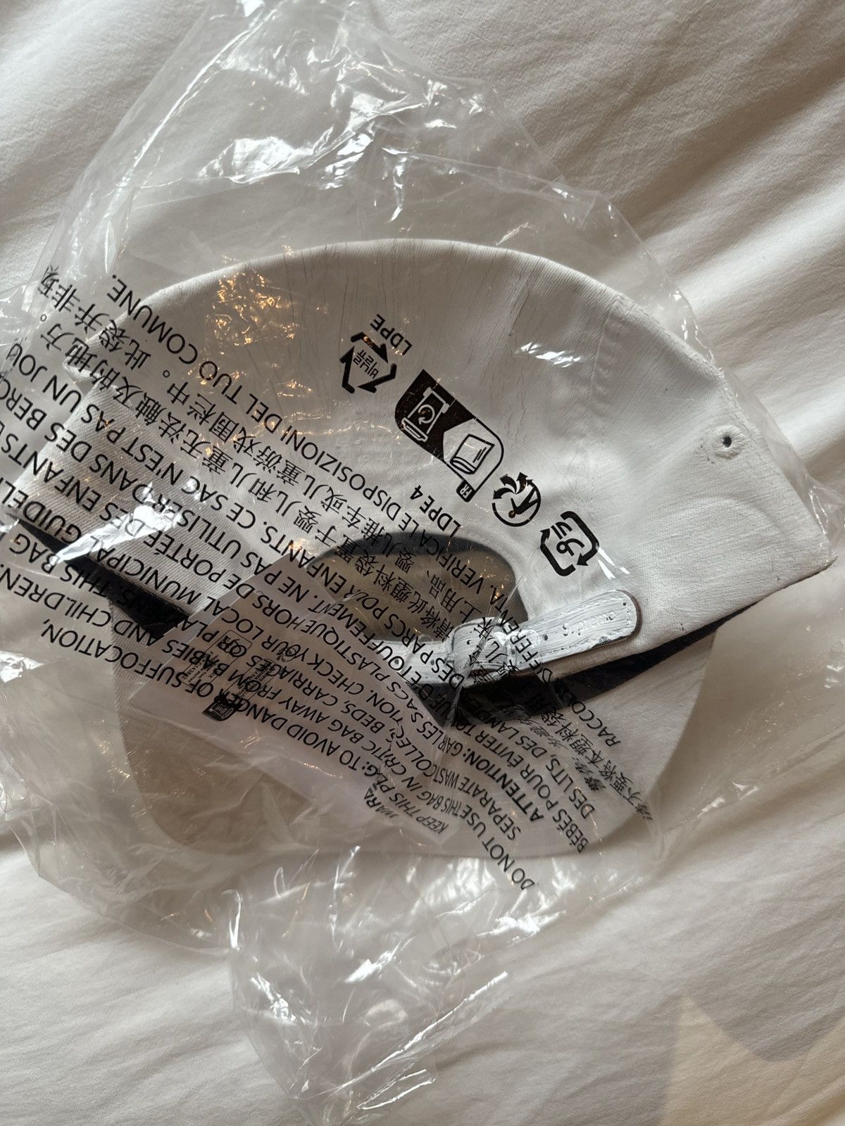 Maison Margiela × Supreme Supreme Maison Margiela Painted White 6 Panel Cap Size ONE SIZE - 3 Thumbnail