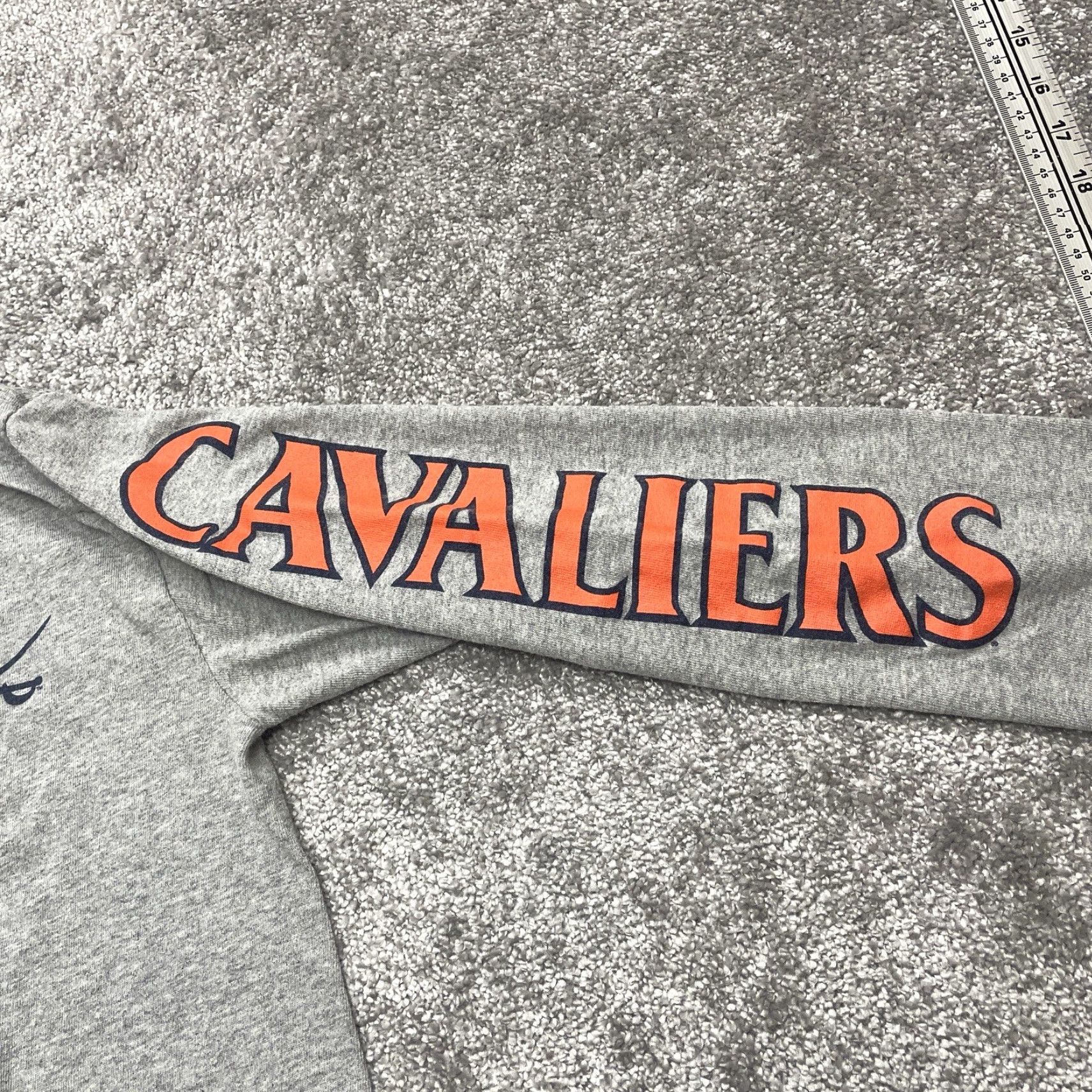 Delta Delta Womens Small Long Sleeve Basic T-Shirt Light Gray Virginia’s Cavaliers Shirt Womens Small Gray 90s? Size S / US 4 / IT 40 - 6 Thumbnail