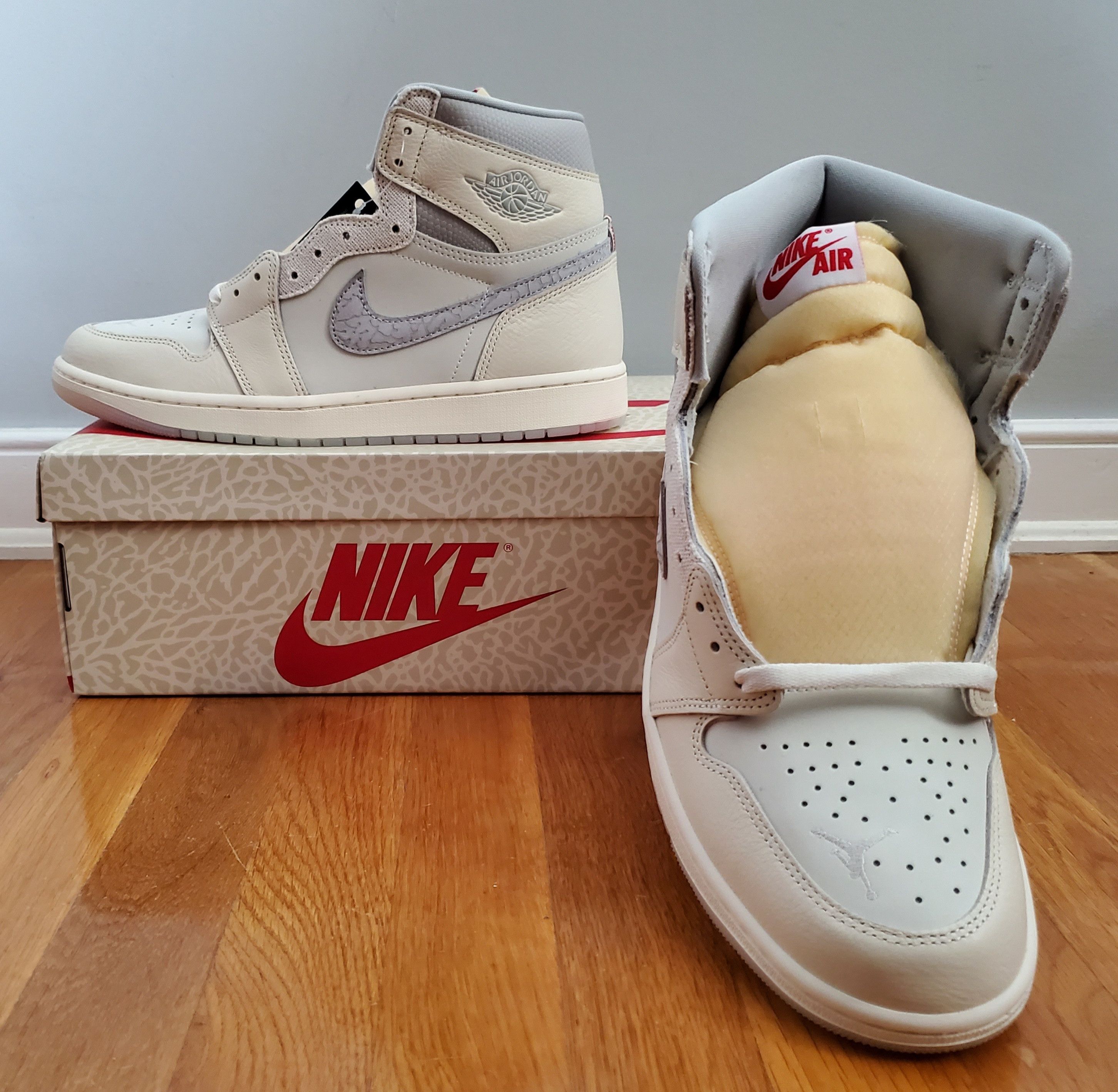 Jordan Brand Nike Air Jordan 1 High OG Size US 12 / EU 45 - 1 Thumbnail
