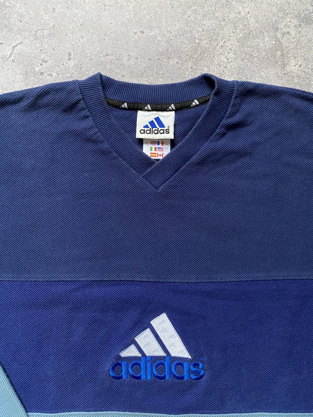 Adidas Vintage Adidas Sweatshirt Men’s Big Embroidered Logo Y2K L Size US L / EU 52-54 / 3 - 2 Thumbnail