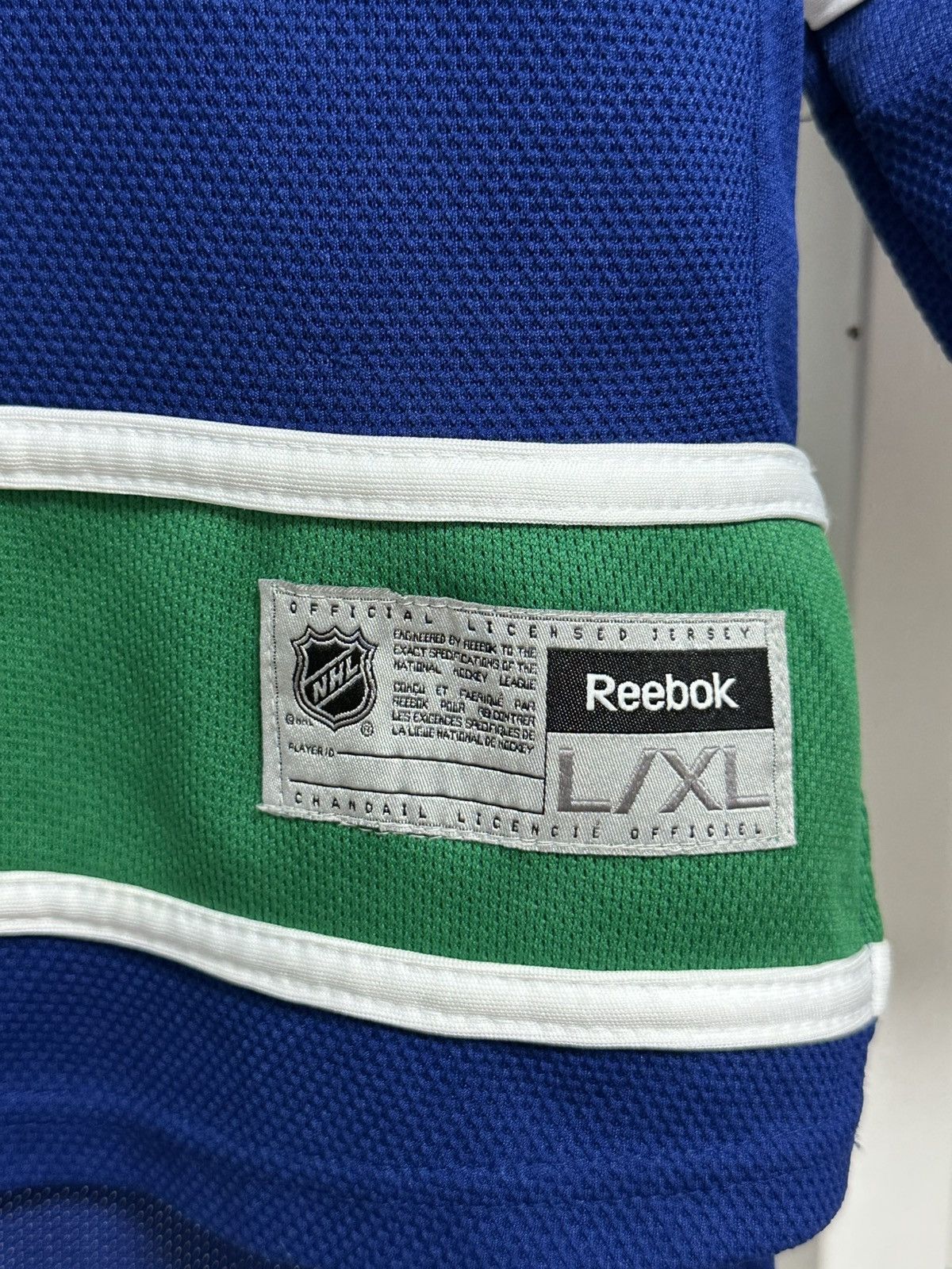 Reebok Vancouver Canucks Reebok Youth XL Hockey Jersey Size US S / EU 44-46 / 1 - 4 Thumbnail