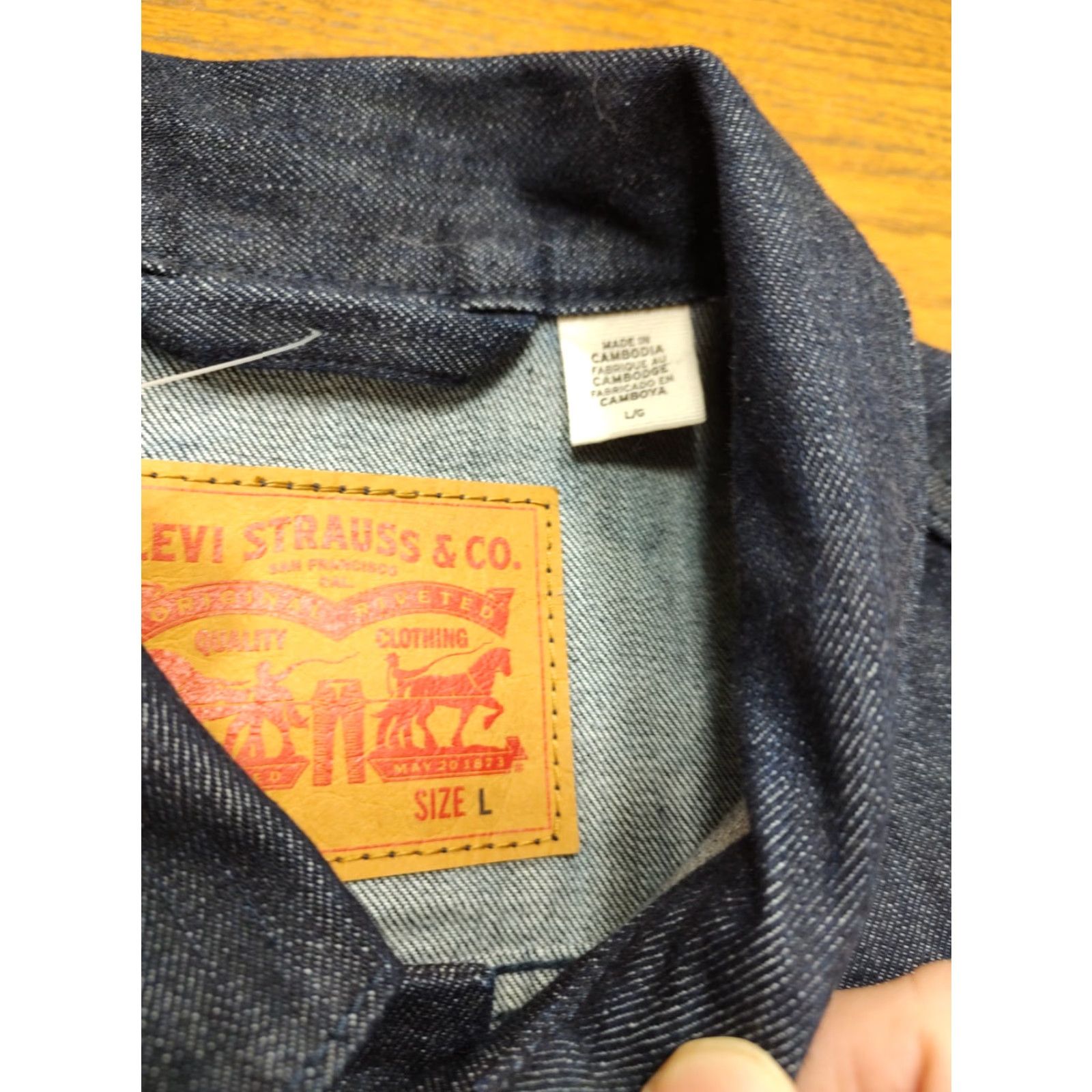 Levi's NWT Levi's Trucker Jacket Denim Jeans Dark Wash Button Chest 44 L Blue Mens Regular Size L jacket 90s Classic USA Vintage? Wait. Size US 33 - 5 Thumbnail