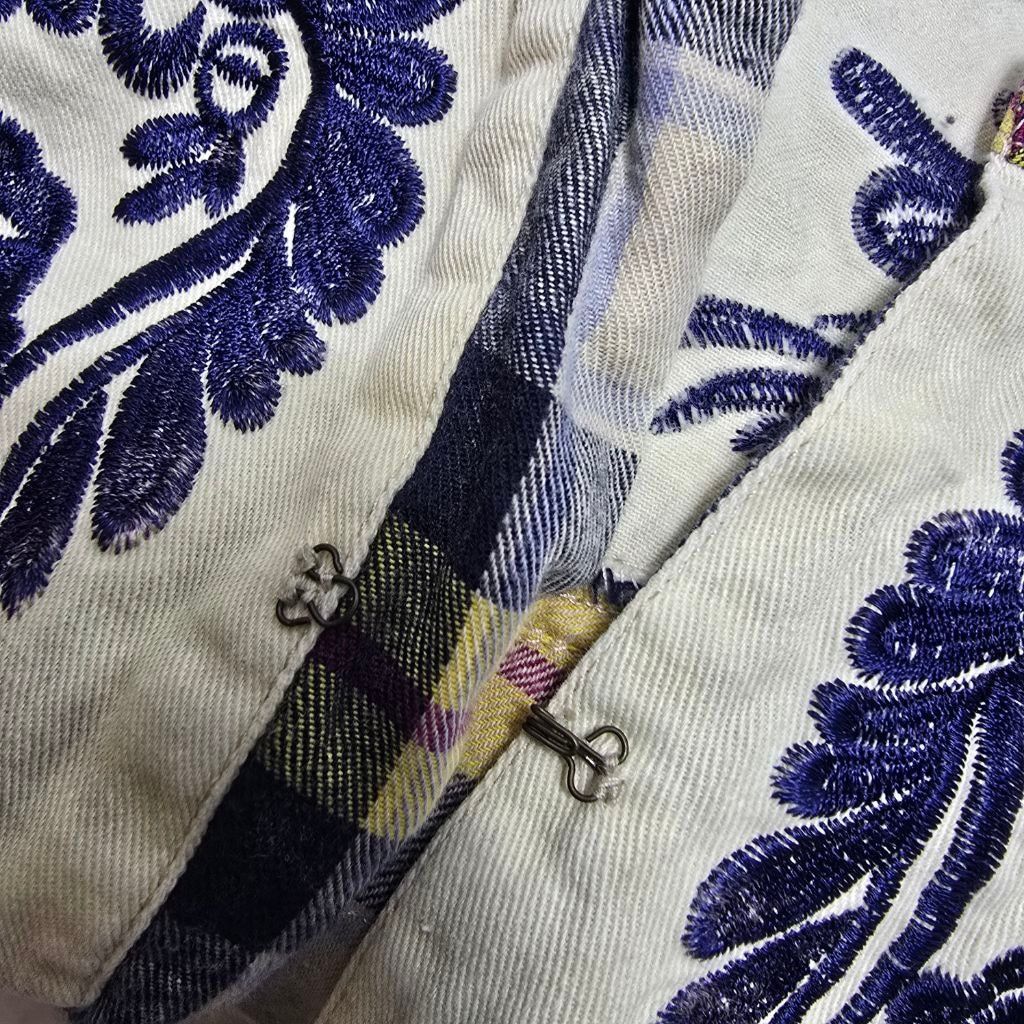 BKE Women's Gimmicks by BKE Plaid Embroidered Button Down M Size M / US 6-8 / IT 42-44 - 13 Thumbnail