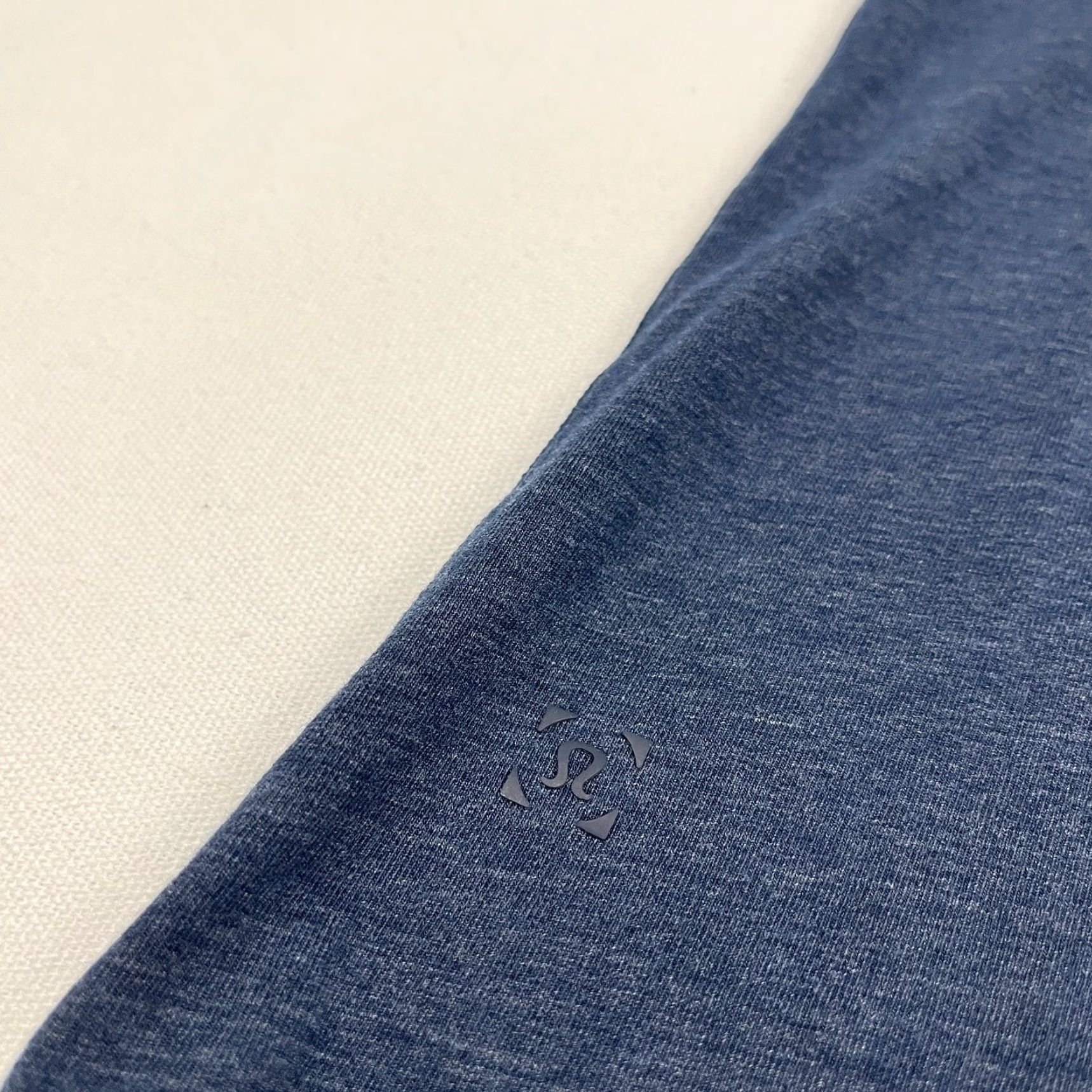 Lululemon Lululemon Shirt Mens S Slim Fit Blue Active Gym Performance Running Long Sleeve Size US S / EU 44-46 / 1 - 3 Thumbnail