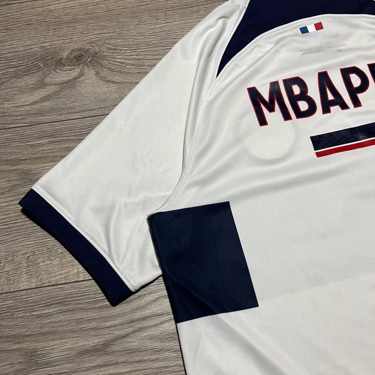Nike Paris Saint Garment Mbappe #7 Nike Jersey Size US M / EU 48-50 / 2 - 11 Thumbnail