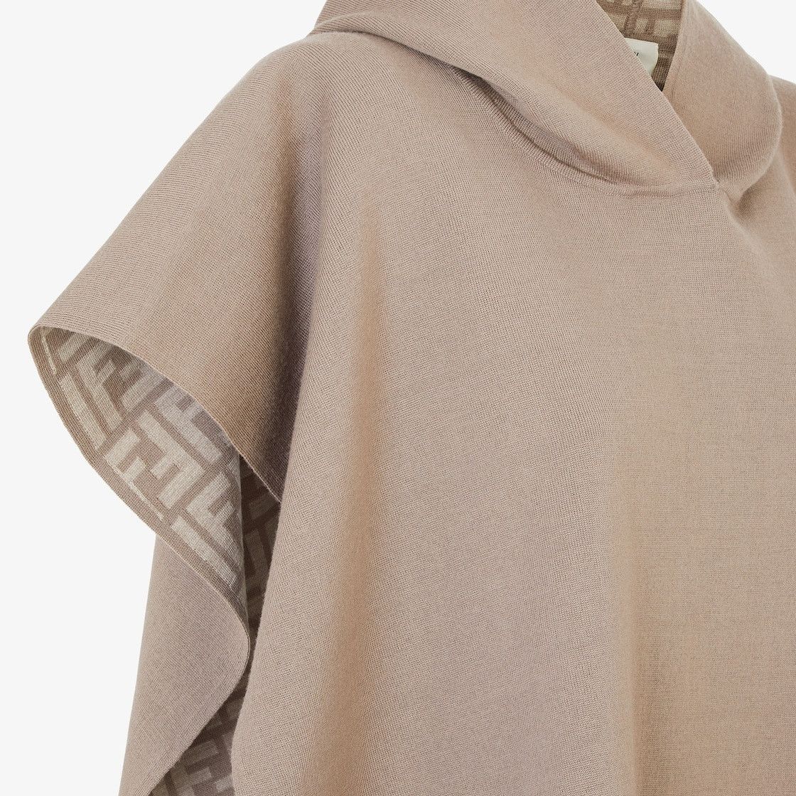 Fendi o1loc1c0426 Poncho in Grey Size XL / US 12-14 / IT 48-50 - 3 Thumbnail