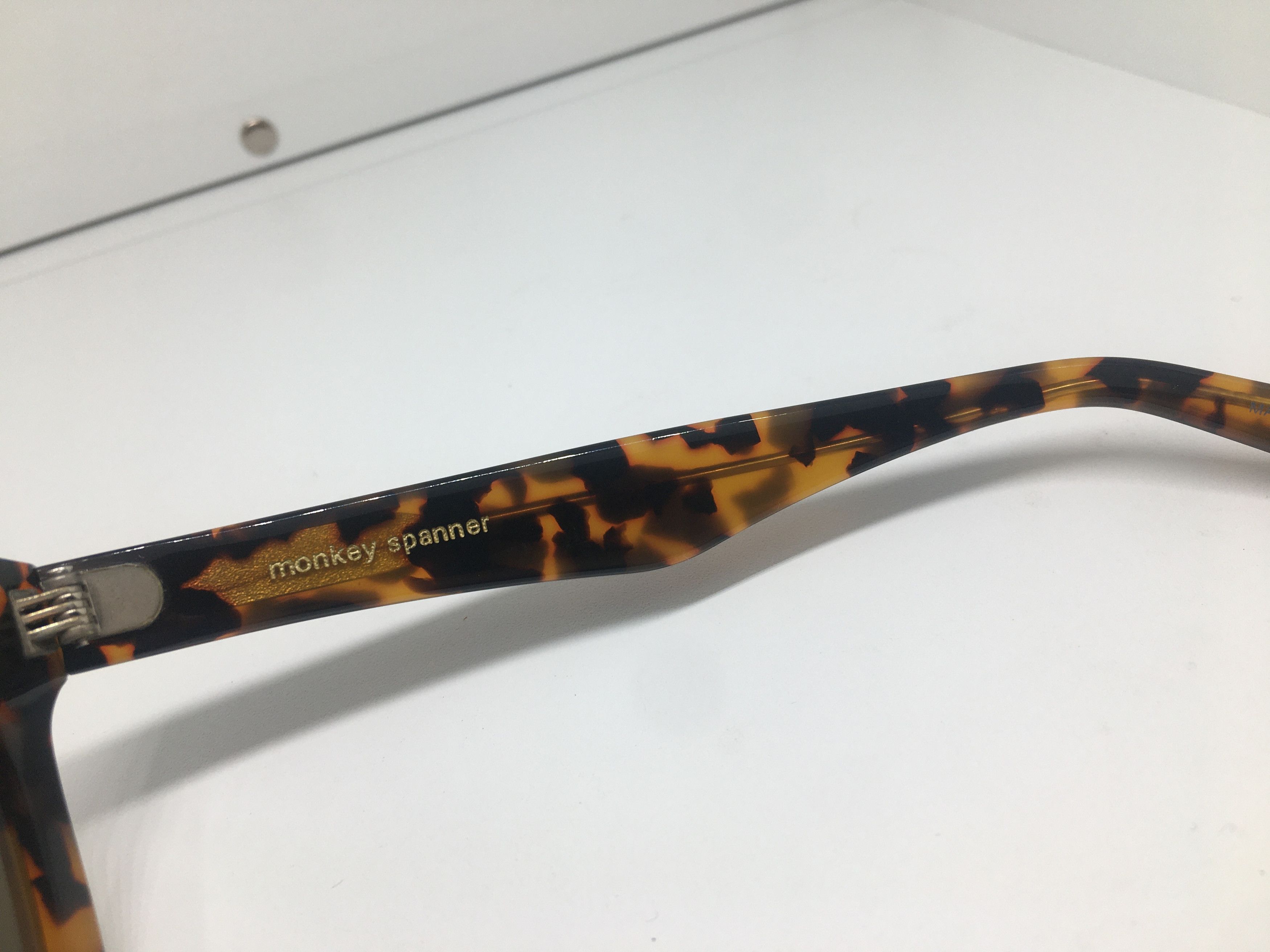Other Monkey Spanner Jasper Tortoise Oversize Sunglasses Frame Size ONE SIZE - 4 Thumbnail