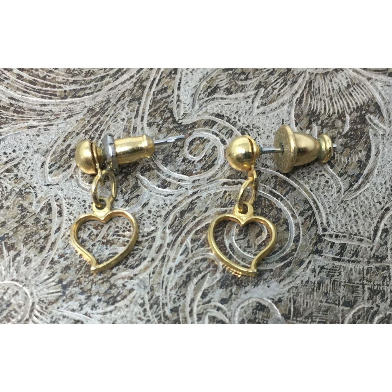 Other Women's Gold Tone Heart Shaped Dangle Earrings Size ONE SIZE - 2 Thumbnail