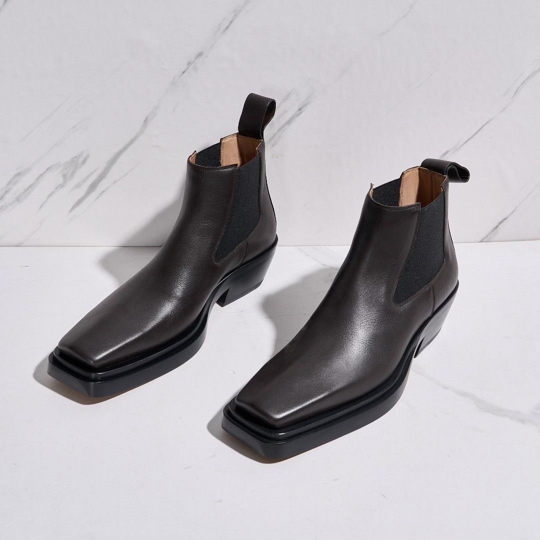 Bottega Veneta Bottega Veneta Unisex Minimalist Chelsea Boots Size US 8 / IT 38 - 1 Thumbnail