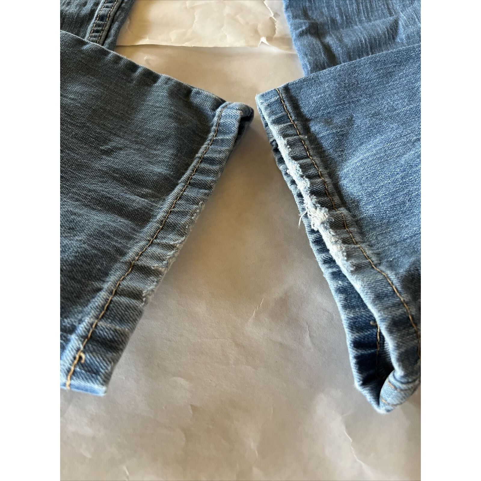 Levi's Levi’s 514 Jeans Mens 31x30 Blue Cotton Denim Light Wash Y2k Size US 31 - 8 Thumbnail