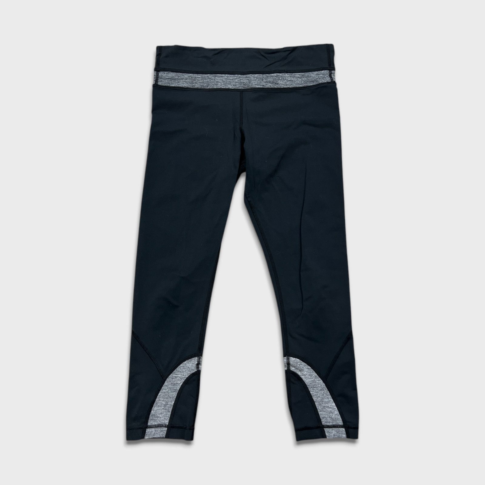 Lululemon Lululemon Run Inspire Crop II Size 6 Mid Rise Yoga Leggings Size 28" / US 6 / IT 42 - 1 Thumbnail