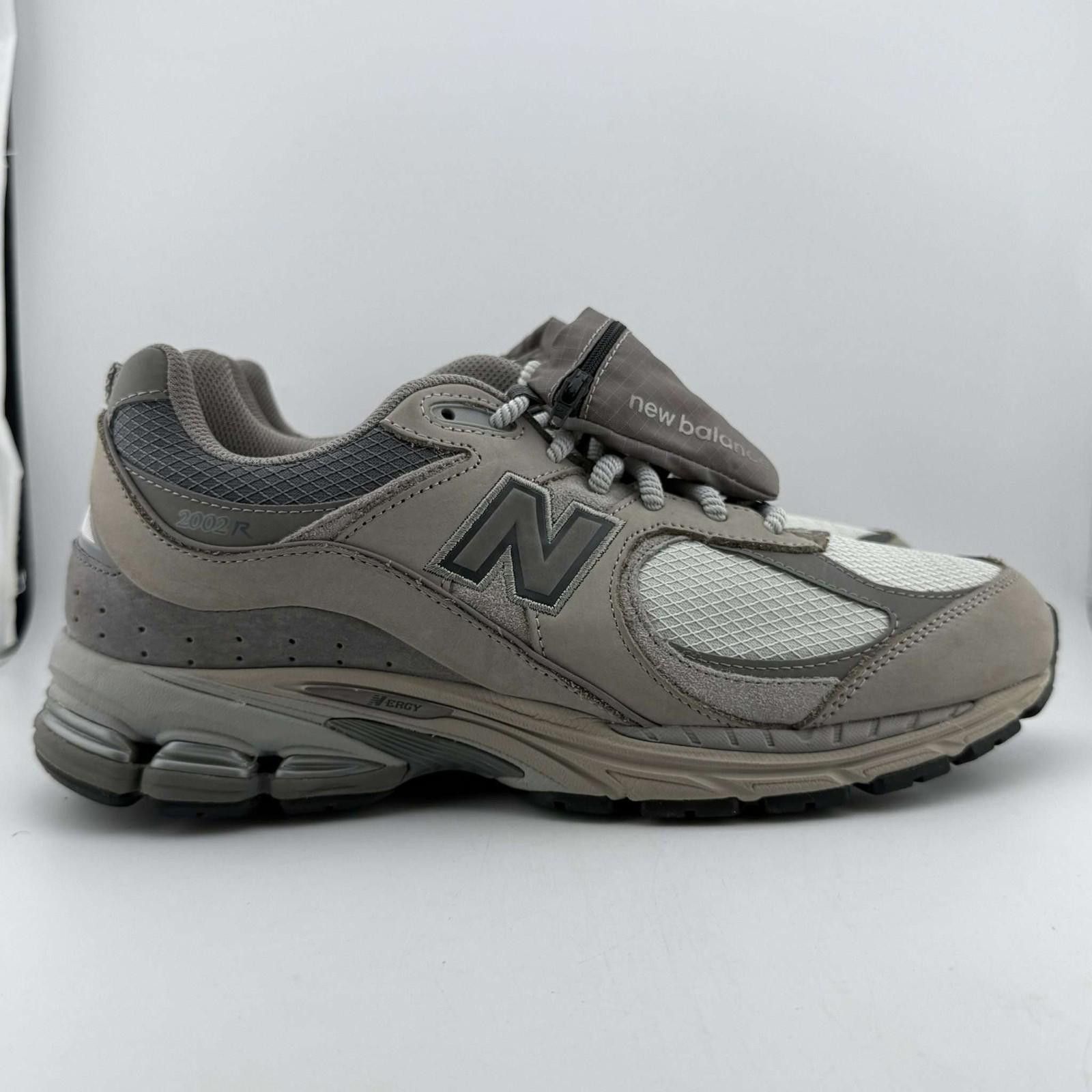 New Balance New Balance 2002R Grey Pocket 10.5 Used OG Box Size US 10.5 / EU 43-44 - 4 Thumbnail