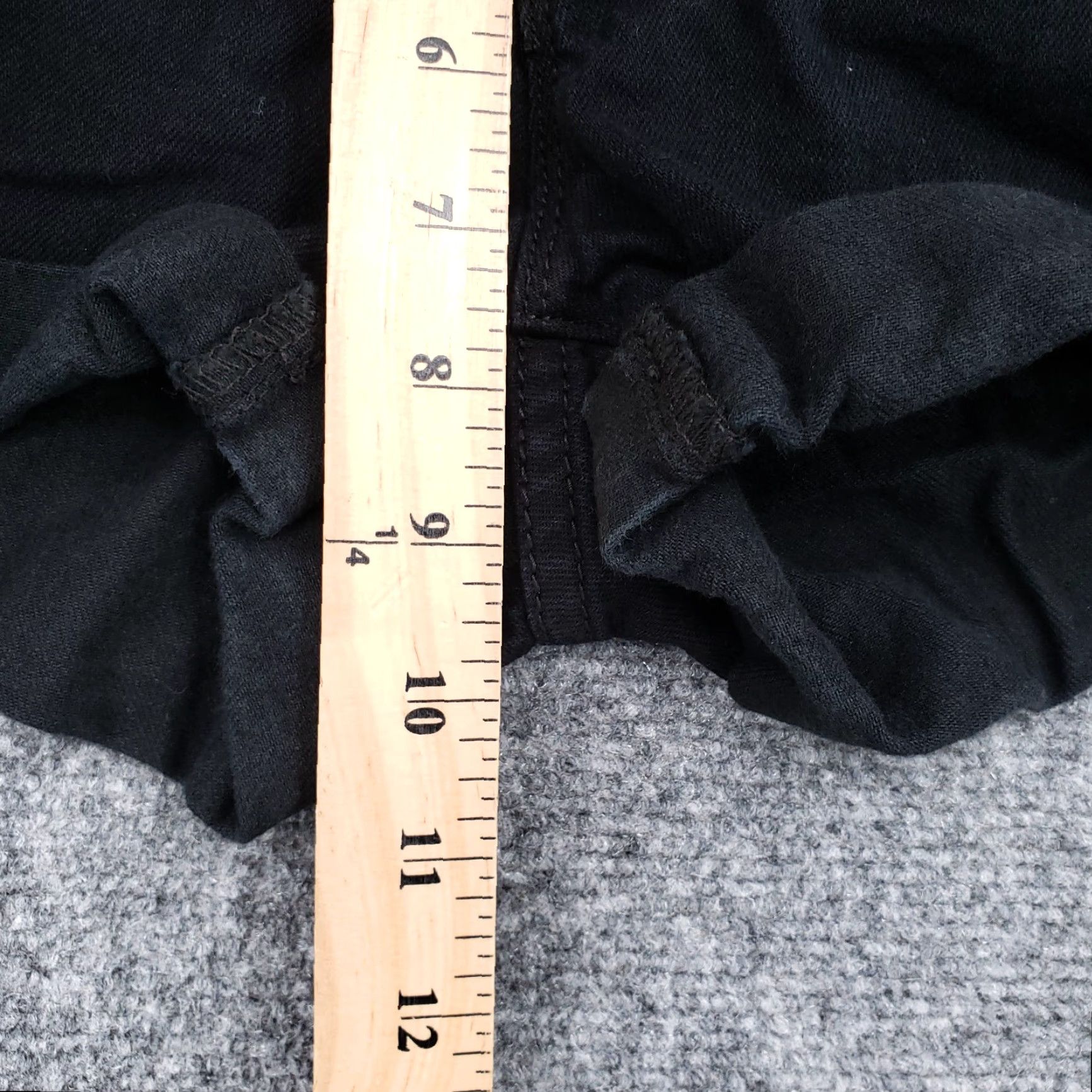 Bdg BDG Shorts Womens 24 Black Alexa Mid Rise 5 Pocket Denim Hot Pants Dark Wash Size 42" / US 20 - 6 Thumbnail