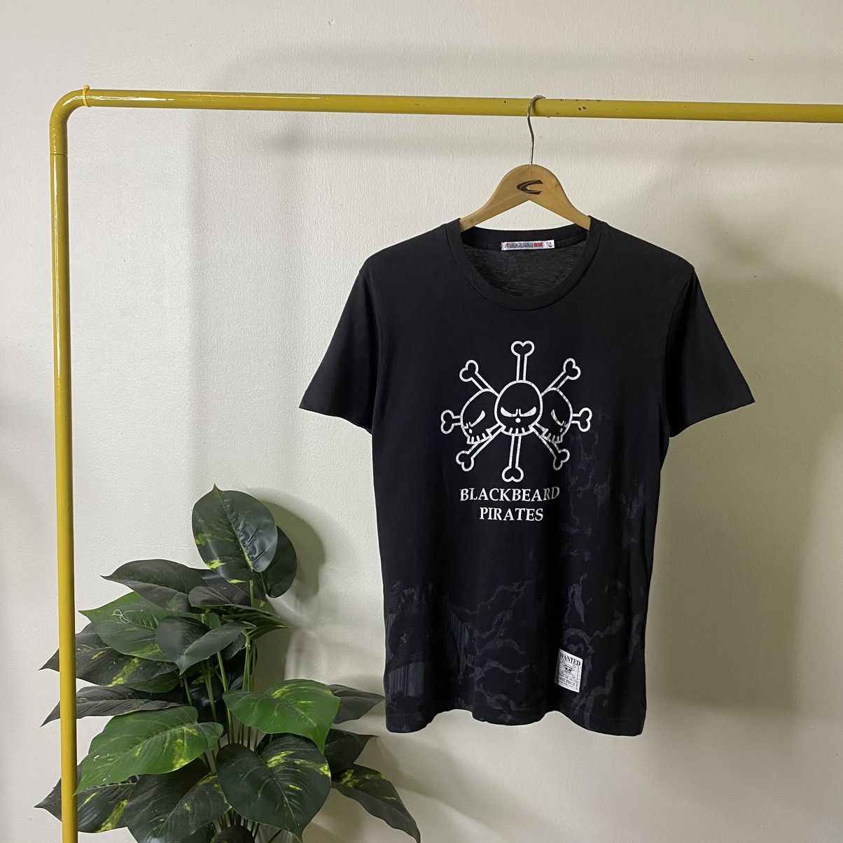 One Piece Anime One Piece Blackbeard Pirates Japanese Manga Series Tee Size US S / EU 44-46 / 1 - 1 Thumbnail