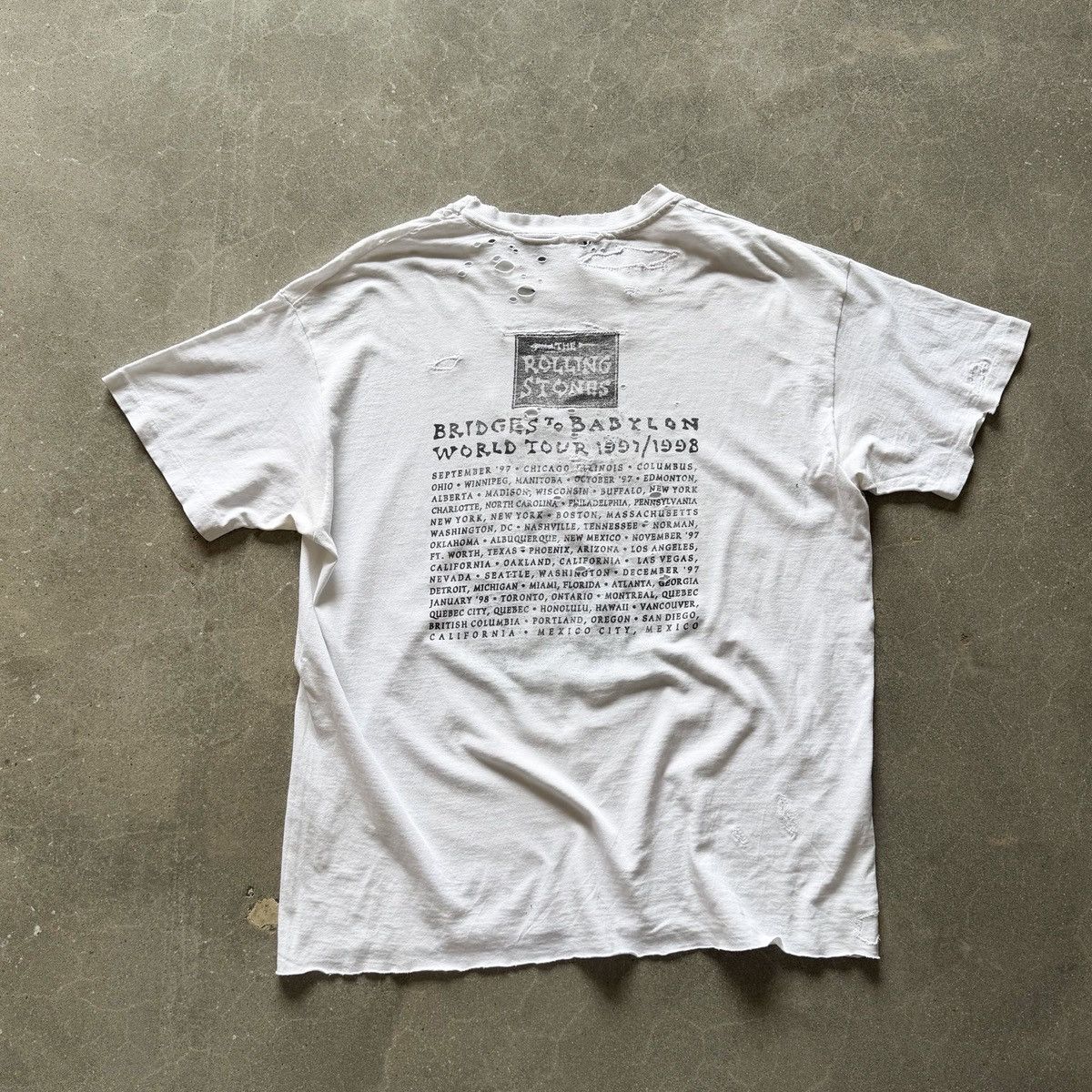 The Rolling Stones THRASHED 90s Vintage The Rolling Stones Babylon Tour T-Shirt Size US XL / EU 56 / 4 - 3 Thumbnail