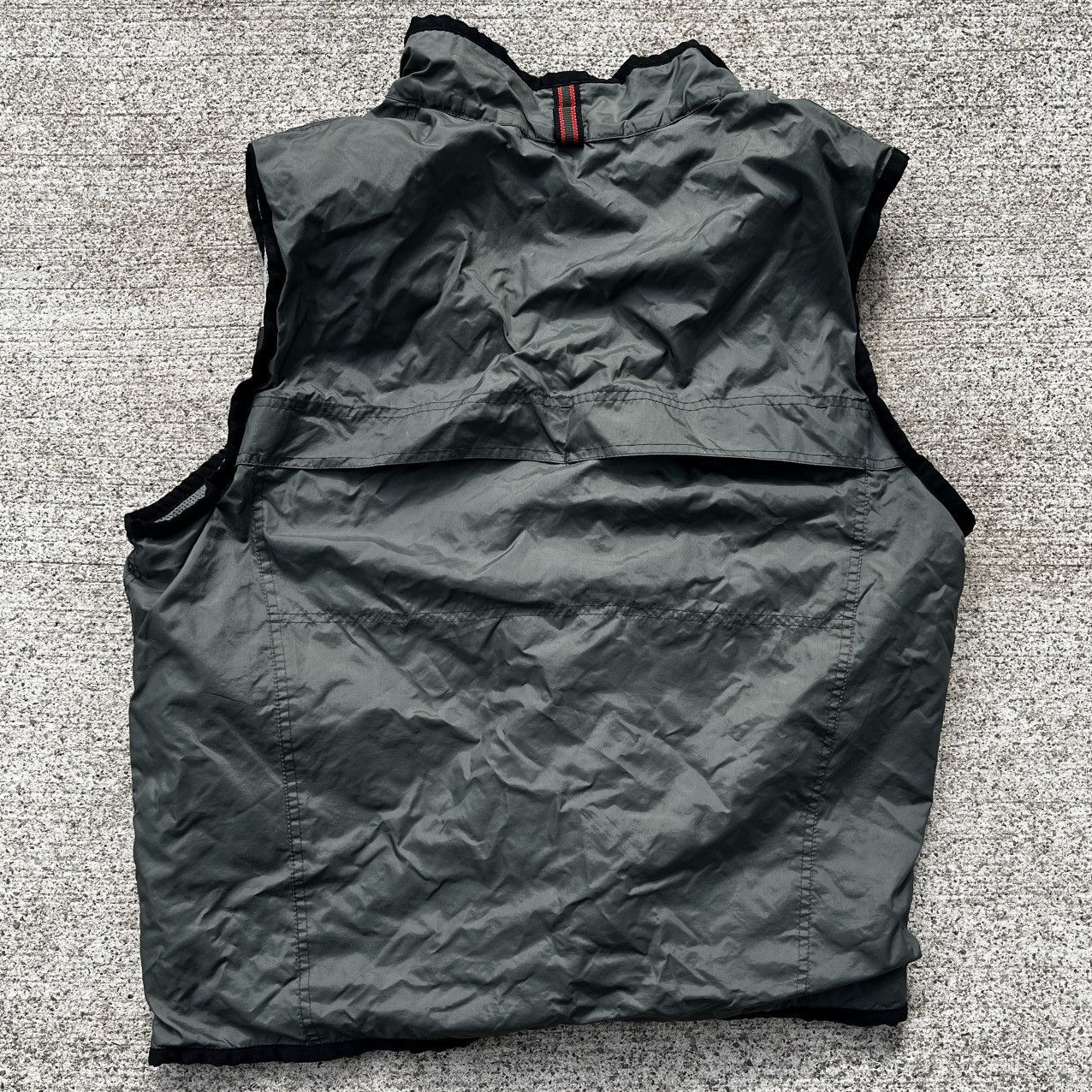 Gap Vintage GAP Windbreaker Vest Y2K 00’s Gorpcore L Size US L / EU 52-54 / 3 - 7 Thumbnail