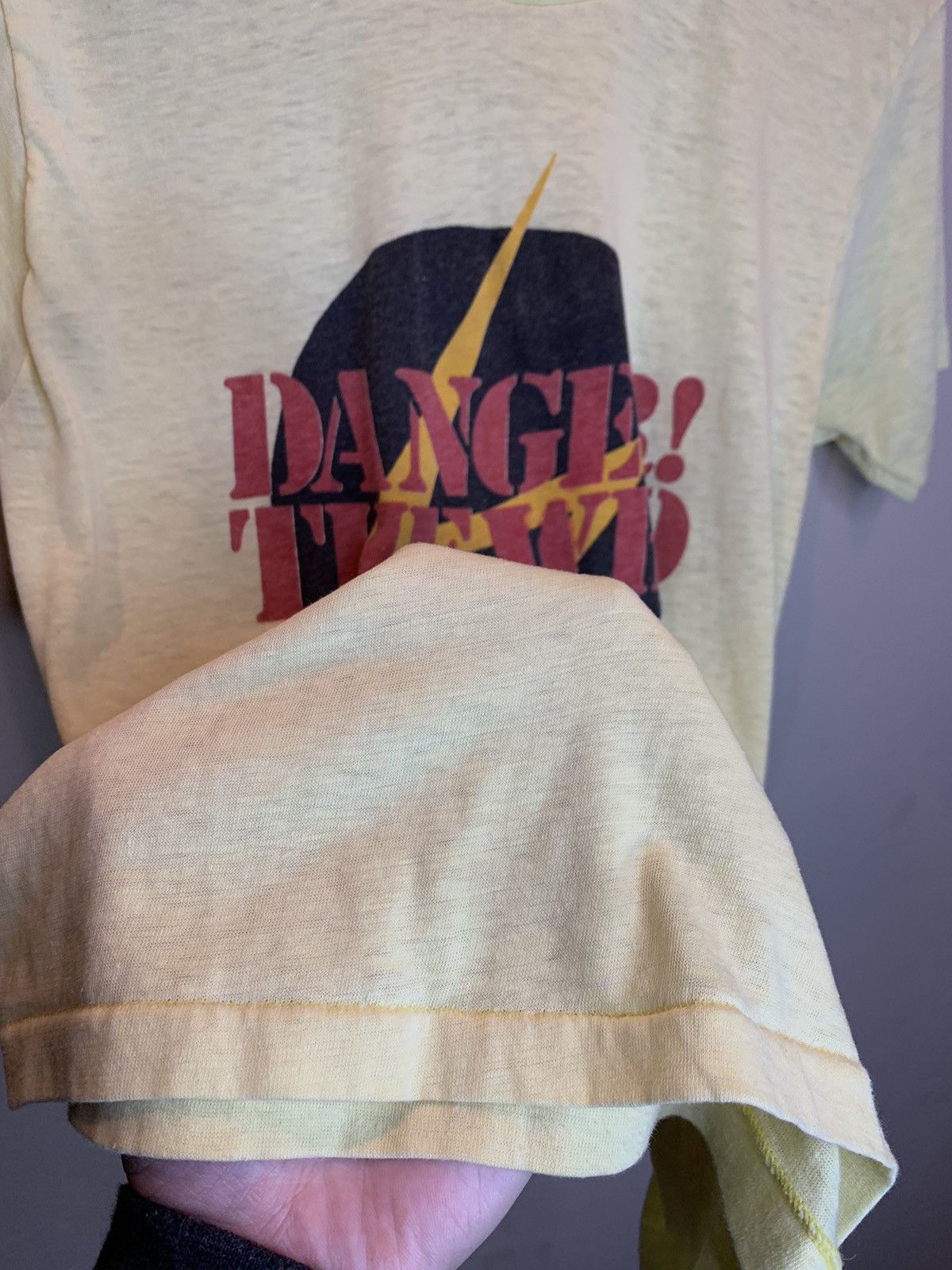 Band Tees *RARE* Vintage 70’s The Who Danger! Single Stitch Band Shirt Size US M / EU 48-50 / 2 - 3 Thumbnail