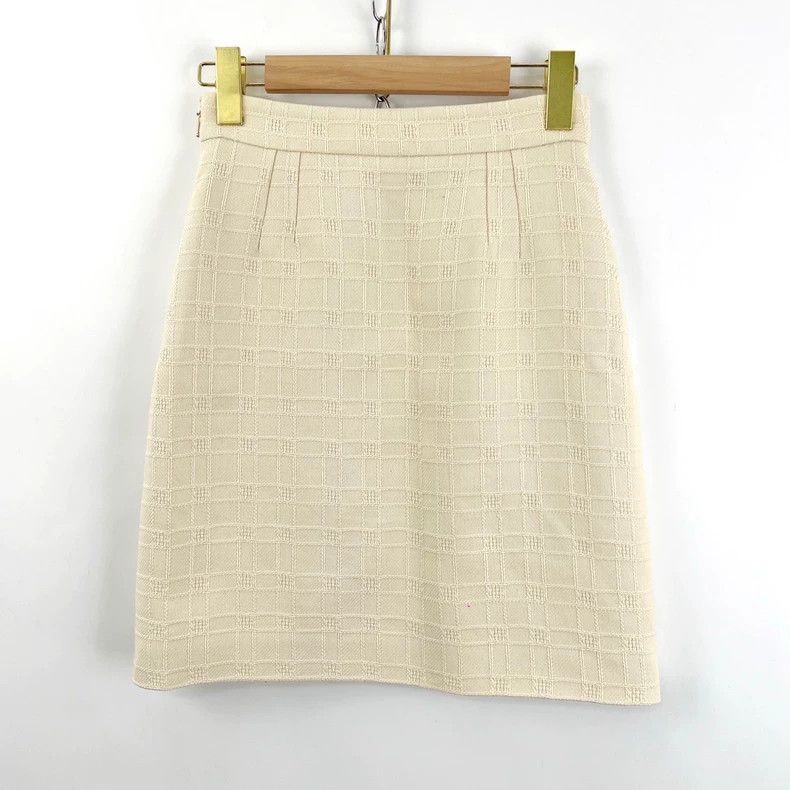 Gucci Gucci Beige horse buckle chain skirt 2504-Nextarrow Size 24" / US 00 / IT 34 - 2 Thumbnail