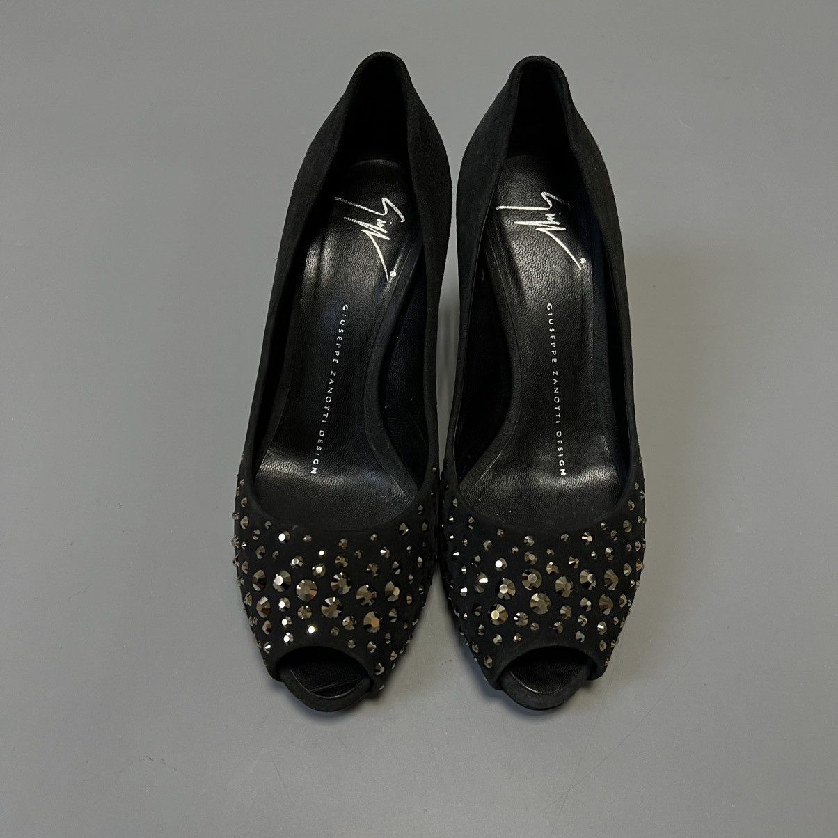 Giuseppe Zanotti Giuseppe Zanotti Black Suede Studded Pumps Size US 6.5 / IT 36.5 - 19 Thumbnail