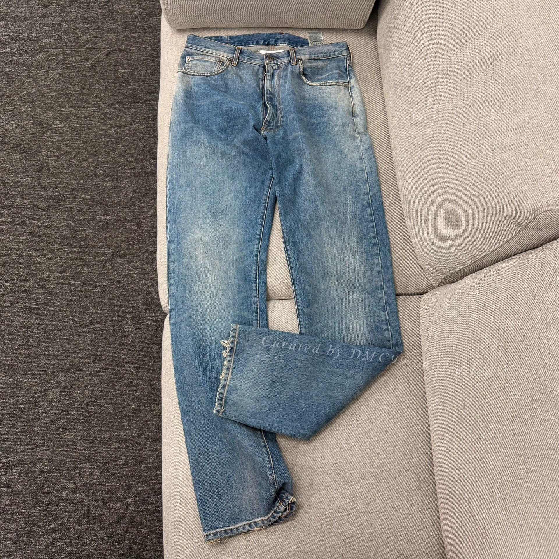 Maison Margiela Maison Margiela Loose Light Washed Jeans Size US 30 / EU 46 - 1 Thumbnail