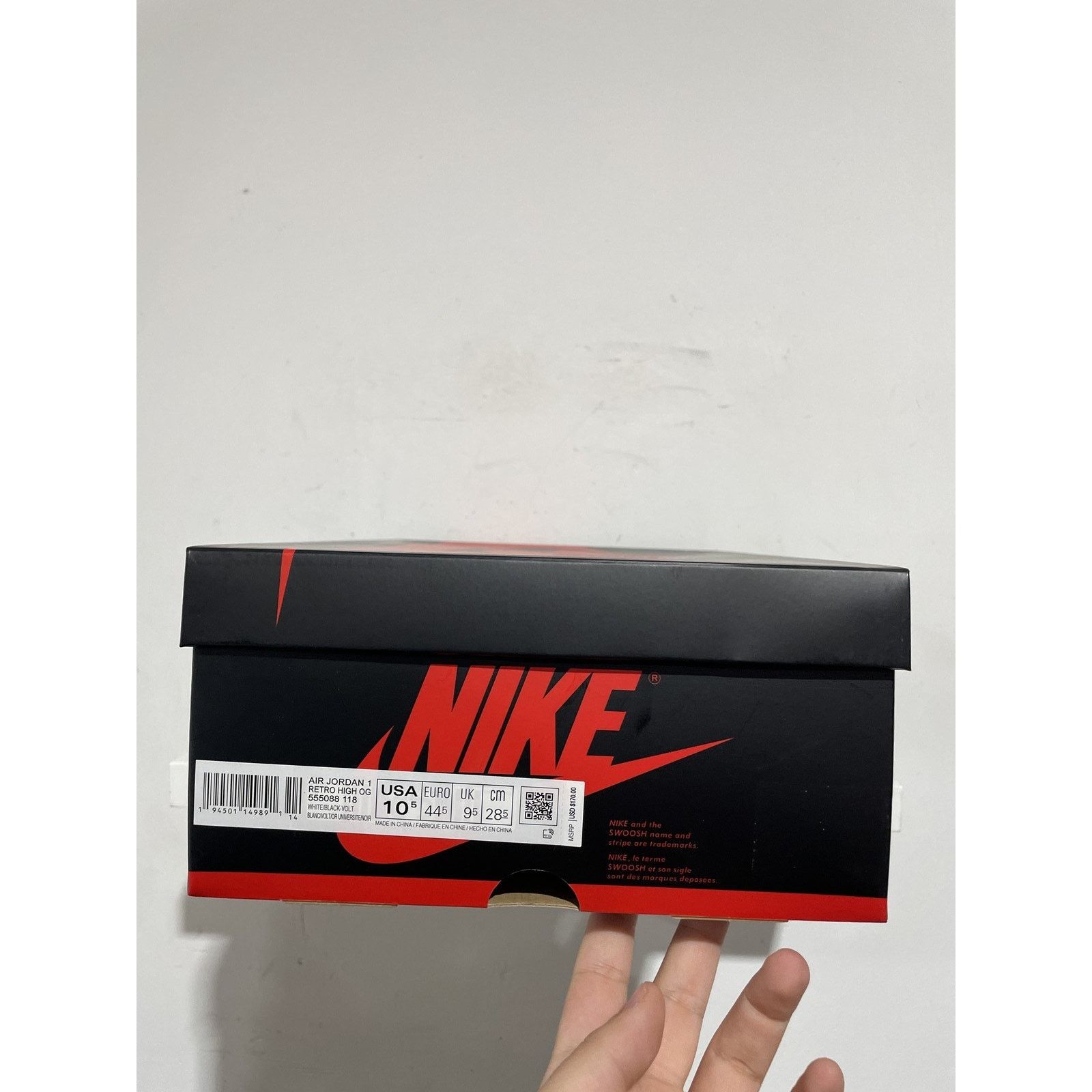 Jordan Brand NIKE JORDAN 1 HIGH WHITE BLACK VOLT UNIVERSITY GOLD Size US 10.5 / EU 43-44 - 8 Thumbnail