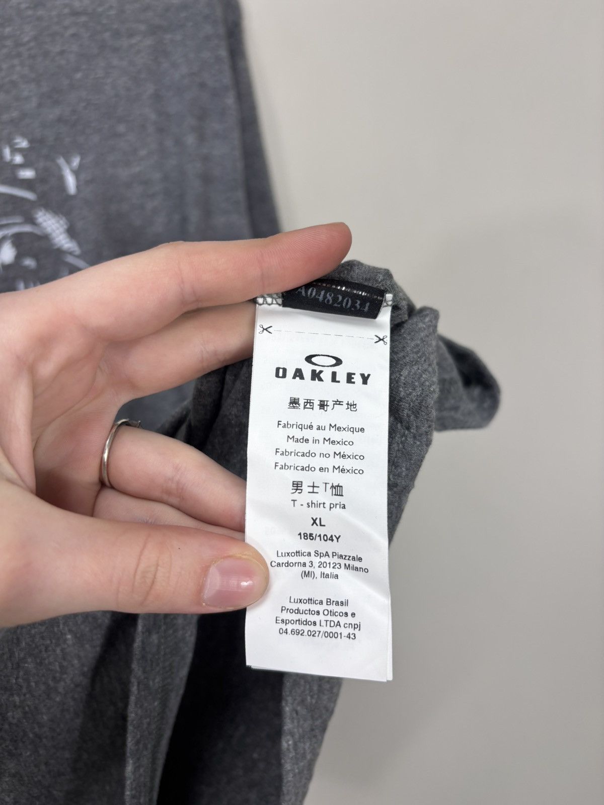 Oakley Oakley Military Channel NWT Men’s Athletic Heather Grey Tee Size US XL / EU 56 / 4 - 10 Thumbnail