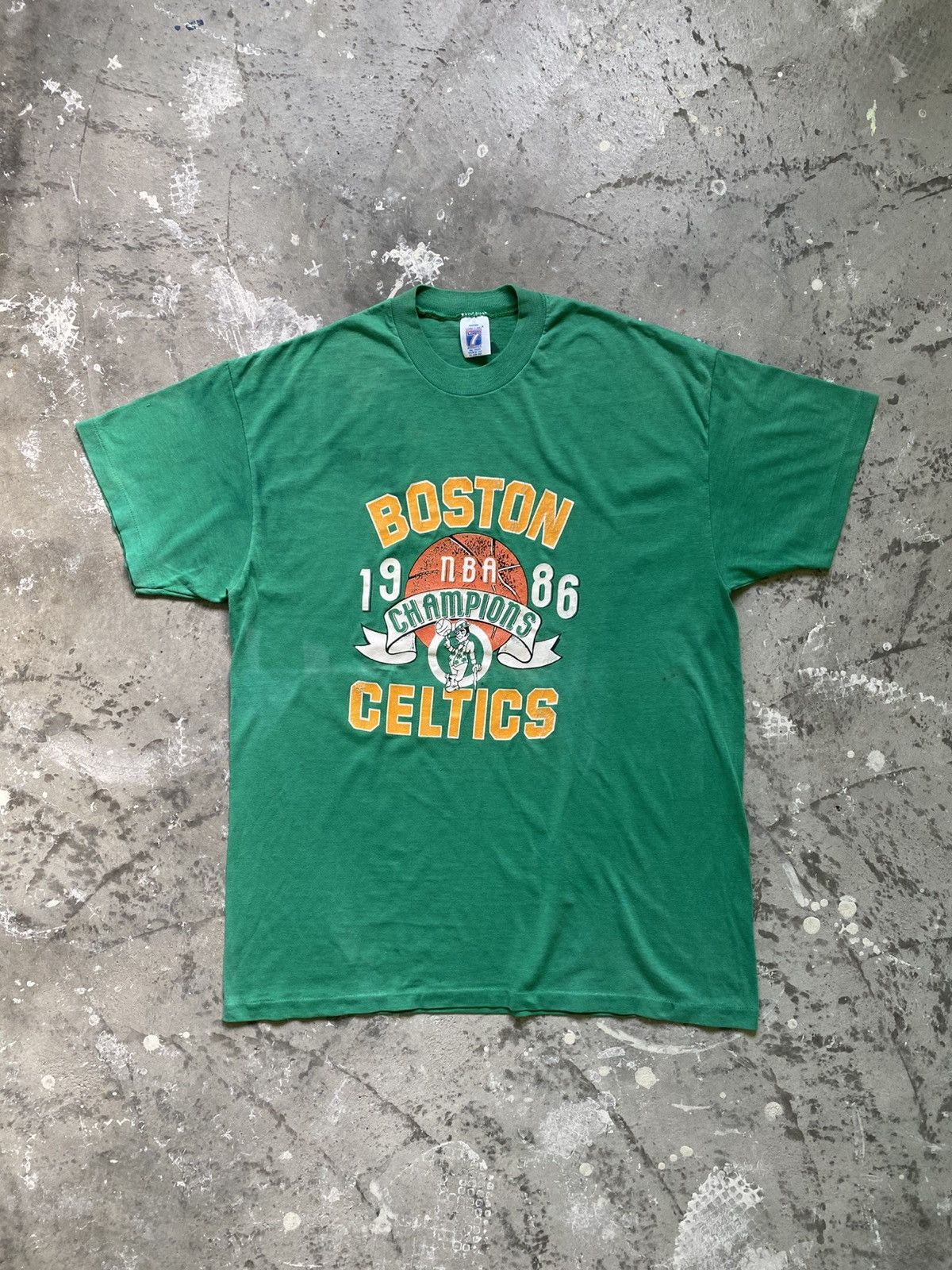 NBA Vintage 1986 Boston Celtics NBA Team Shirt Size US XL / EU 56 / 4 - 1 Thumbnail