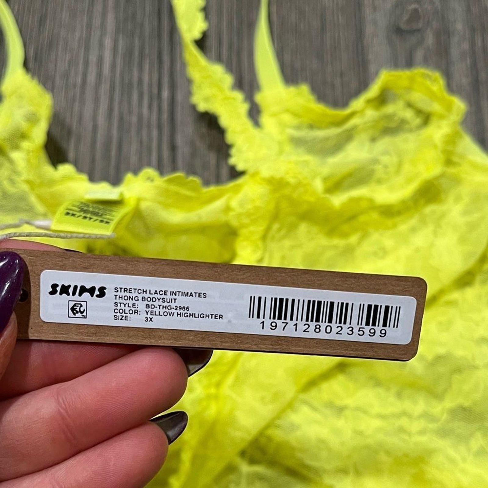 SKIMS NWT Skims Stretch Lace Bodysuit Yellow Highlighter 3X Size 3XL / US 20-22 - 4 Thumbnail