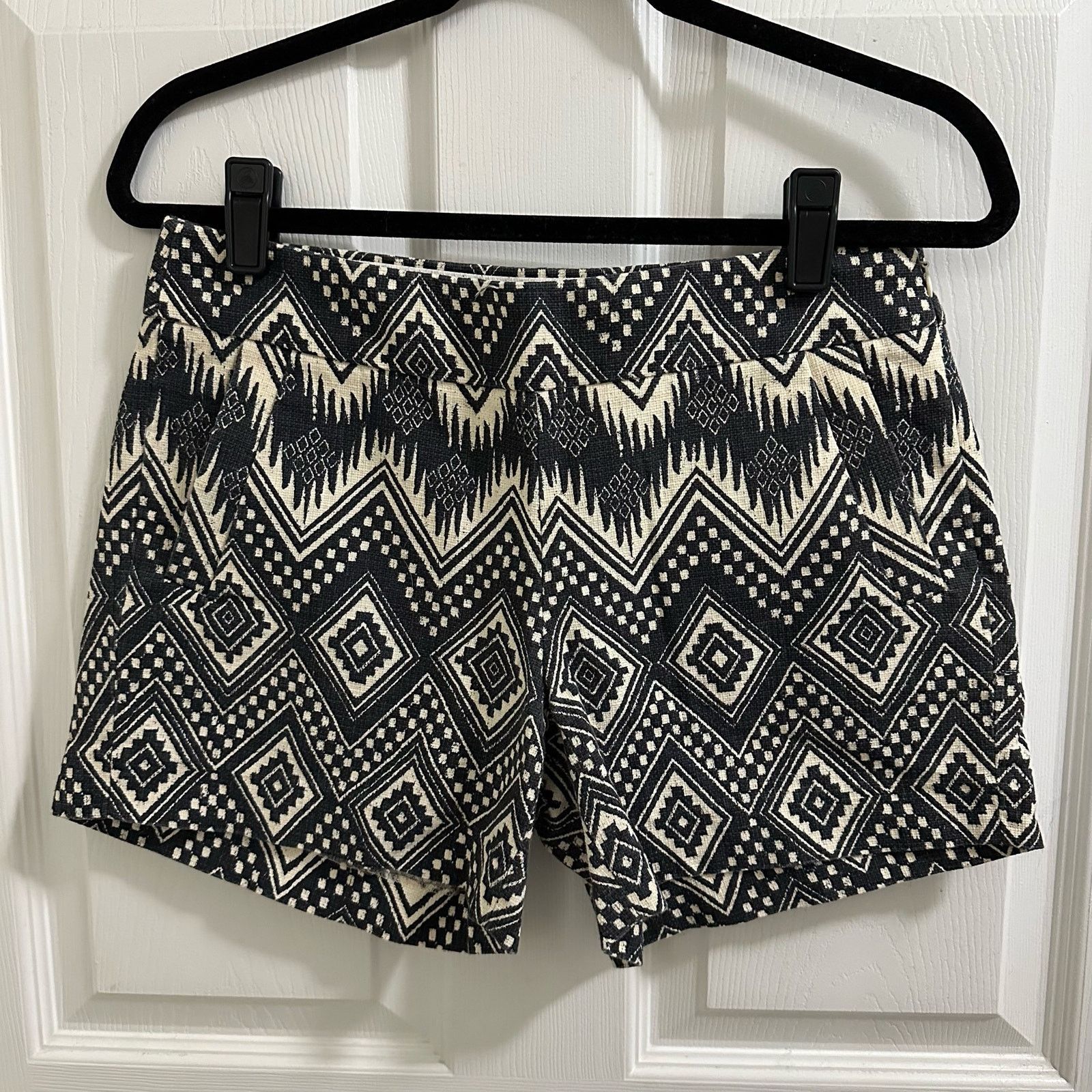 J.Crew J.Crew Black White Aztec Print Shorts Size 4 Ikat geometric Size 27" / US 4 / IT 40 - 4 Thumbnail