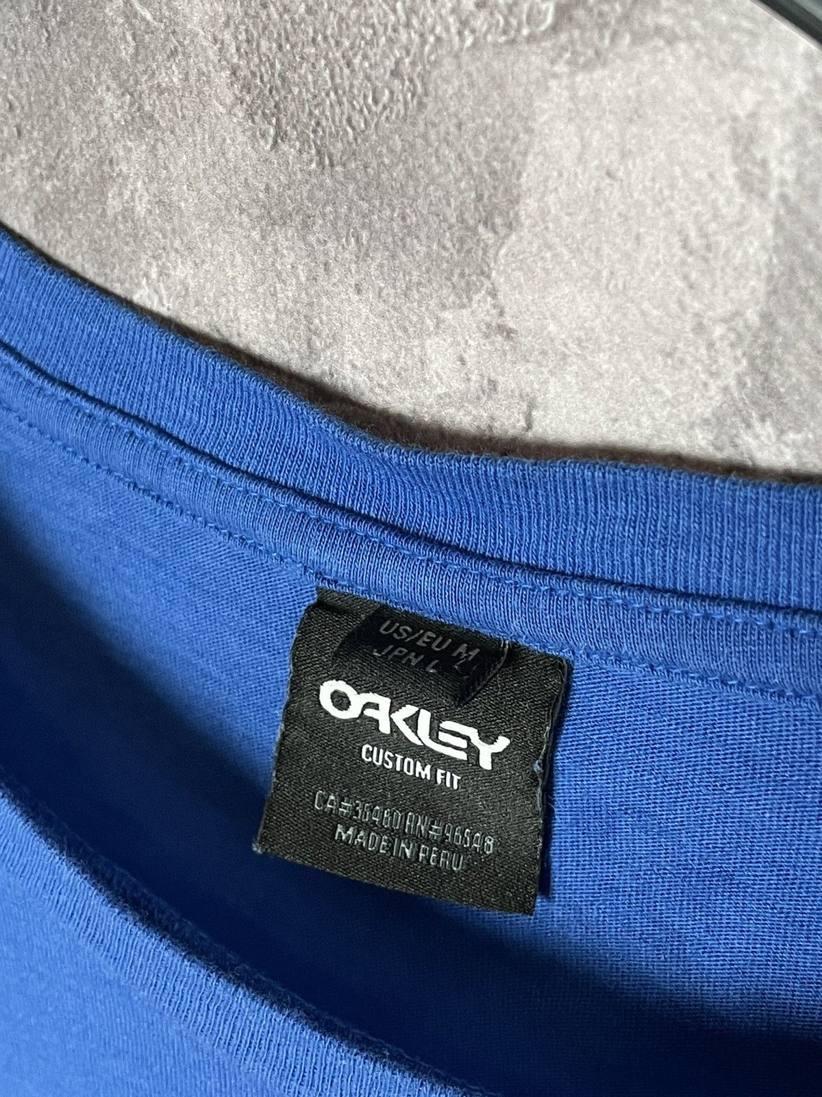 Vintage Oakley vintage t shirt 00s Size US M / EU 48-50 / 2 - 7 Thumbnail