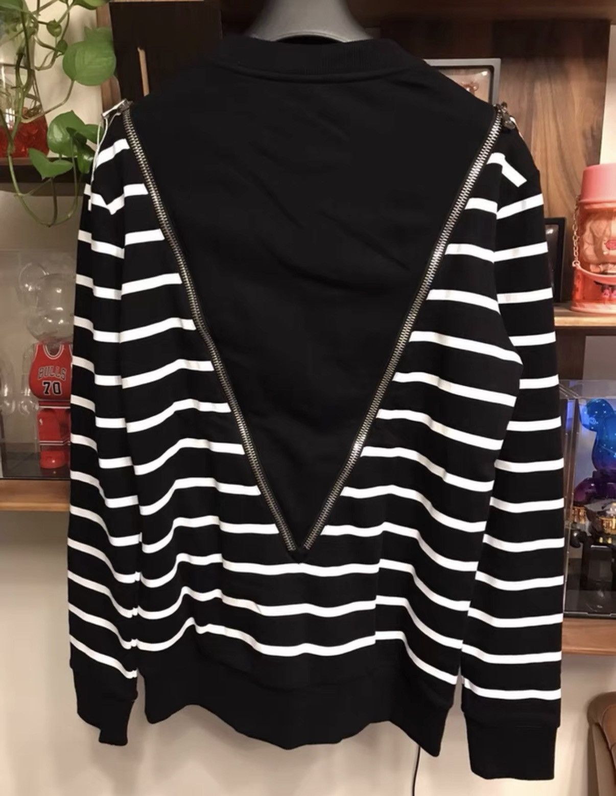 Balmain BALMAIN Hoodie — Mainline Brand New Size XL. Size US XL / EU 56 / 4 - 2 Thumbnail