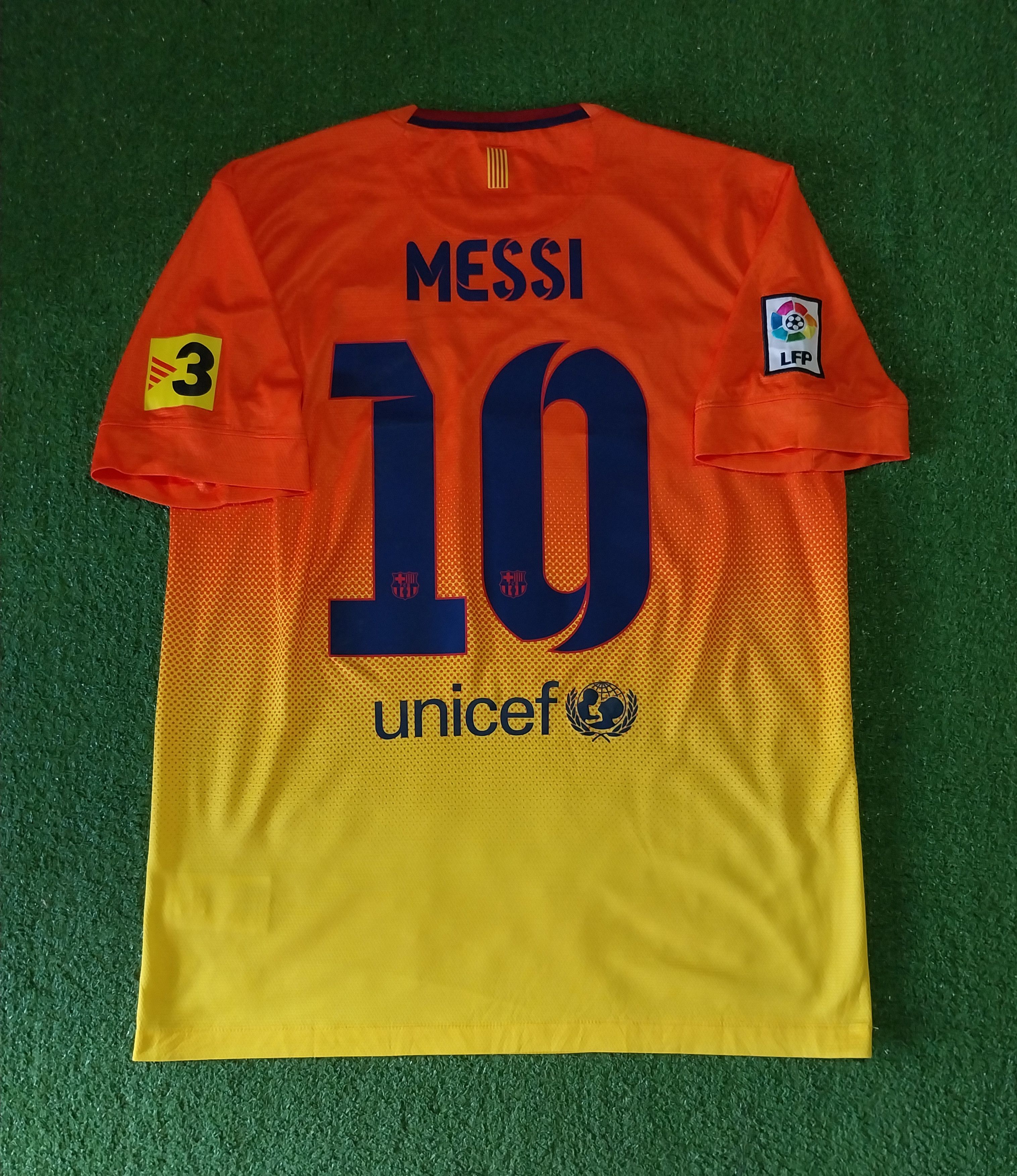 Nike Barcelona away 2012/2013 lionel messi jersey football Size US M / EU 48-50 / 2 - 2 Thumbnail