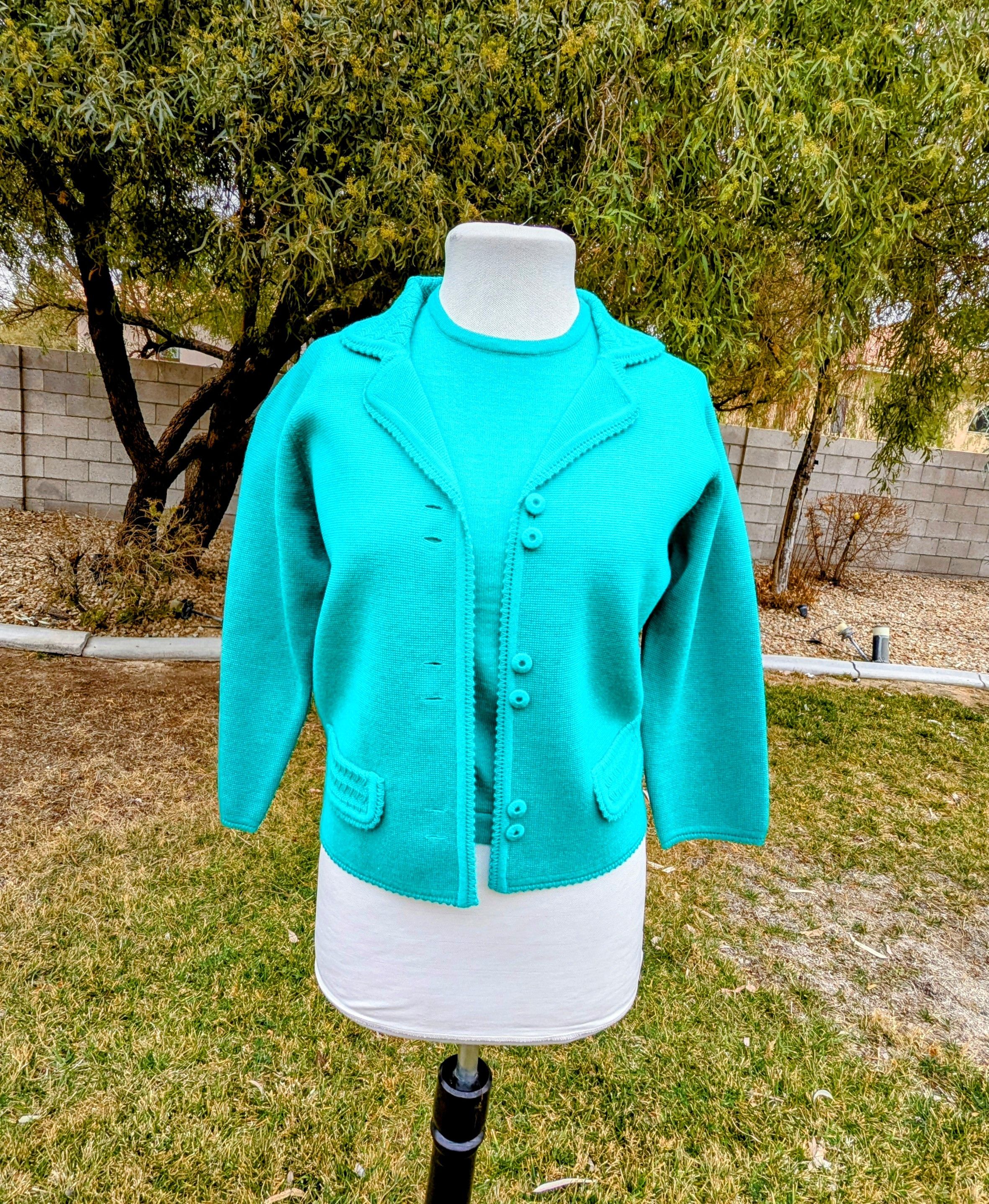 Vintage 1960s Rising Sun Wool Knit Top+Sweater Cardigan Jacket Set Size XS / US 0-2 / IT 36-38 - 1 Thumbnail