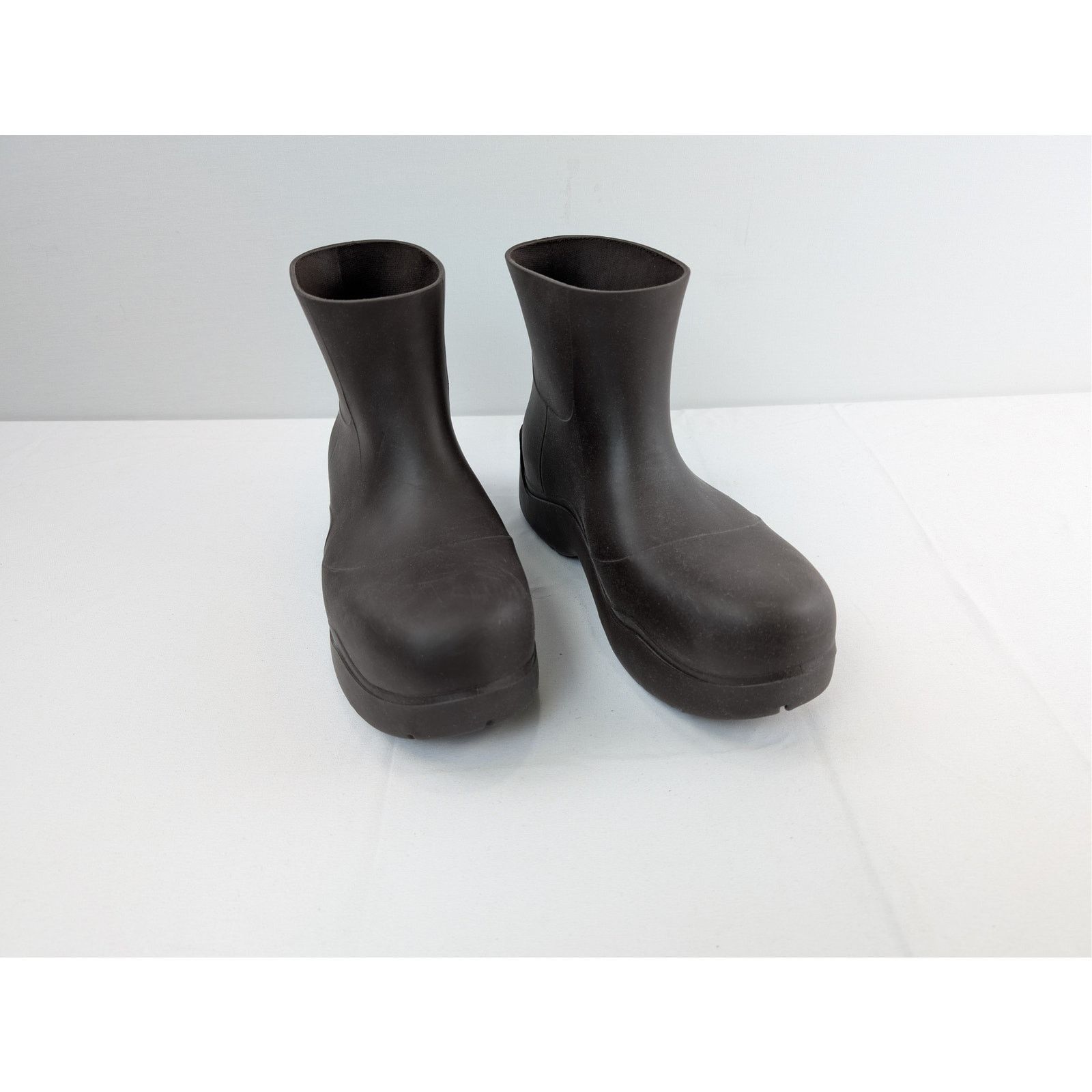 Bottega Veneta o1rshd1 Q:2 / Matt Rubber Puddle Ankle Boot in Fondant 46 Size US 13 / EU 46 - 6 Thumbnail