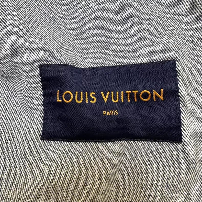 Louis Vuitton Louis Vuitton Full-print gradient presbyopic logo denim ja Size US S / EU 44-46 / 1 - 5 Thumbnail