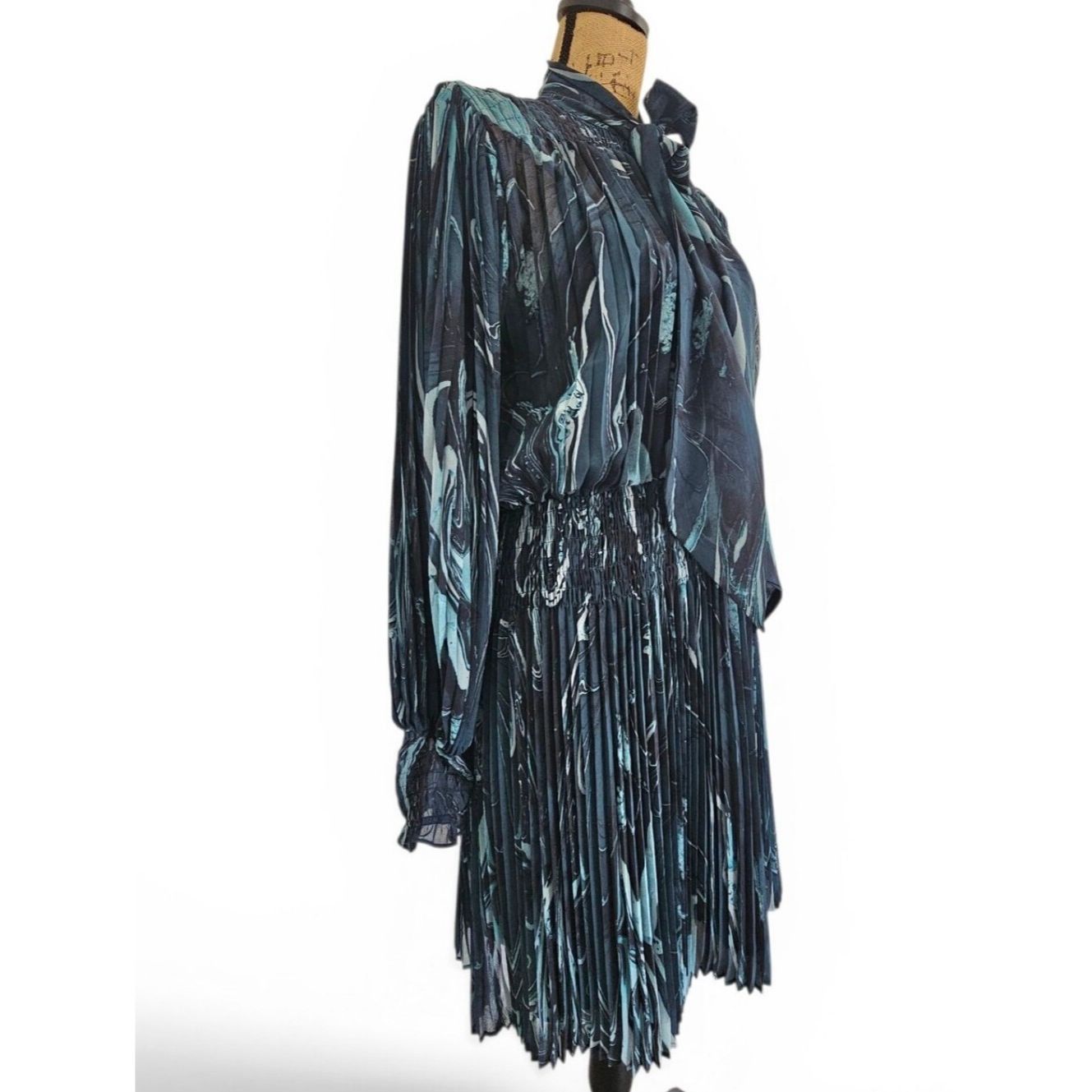 Banana Republic Banana Republic Teal, Black Marble-Print Long-Sleeve Tie-Ne Size S / US 4 / IT 40 - 5 Thumbnail