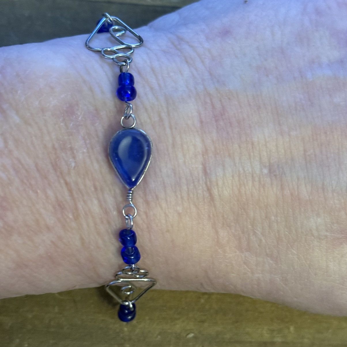 Other Silver tone wire wrapped blue glass stone bracelet Size ONE SIZE - 4 Thumbnail
