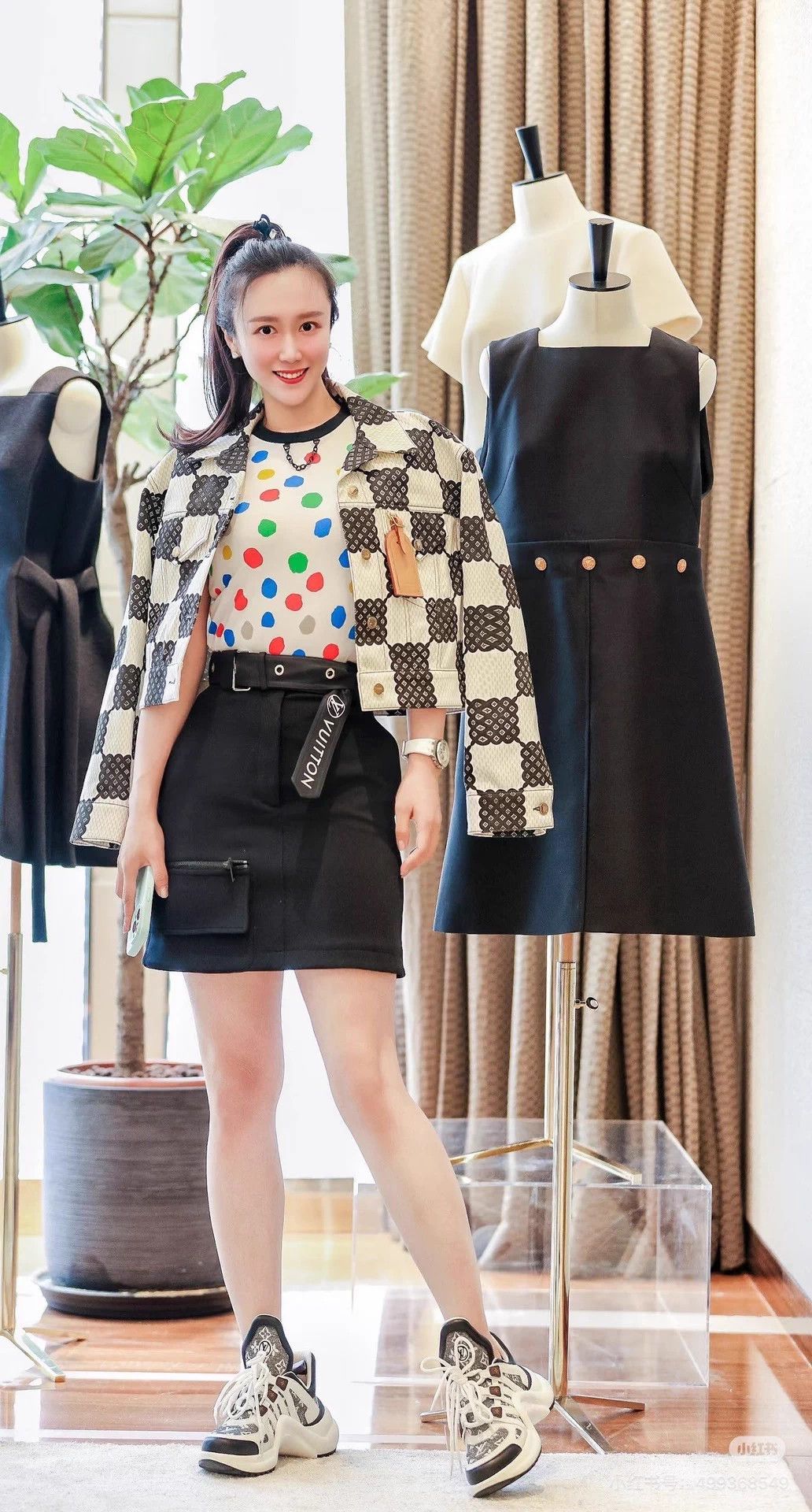 Louis Vuitton LV Logo Belted Short Skirt 99 New EU 34 Size 25" / US 0 / IT 36 - 9 Thumbnail