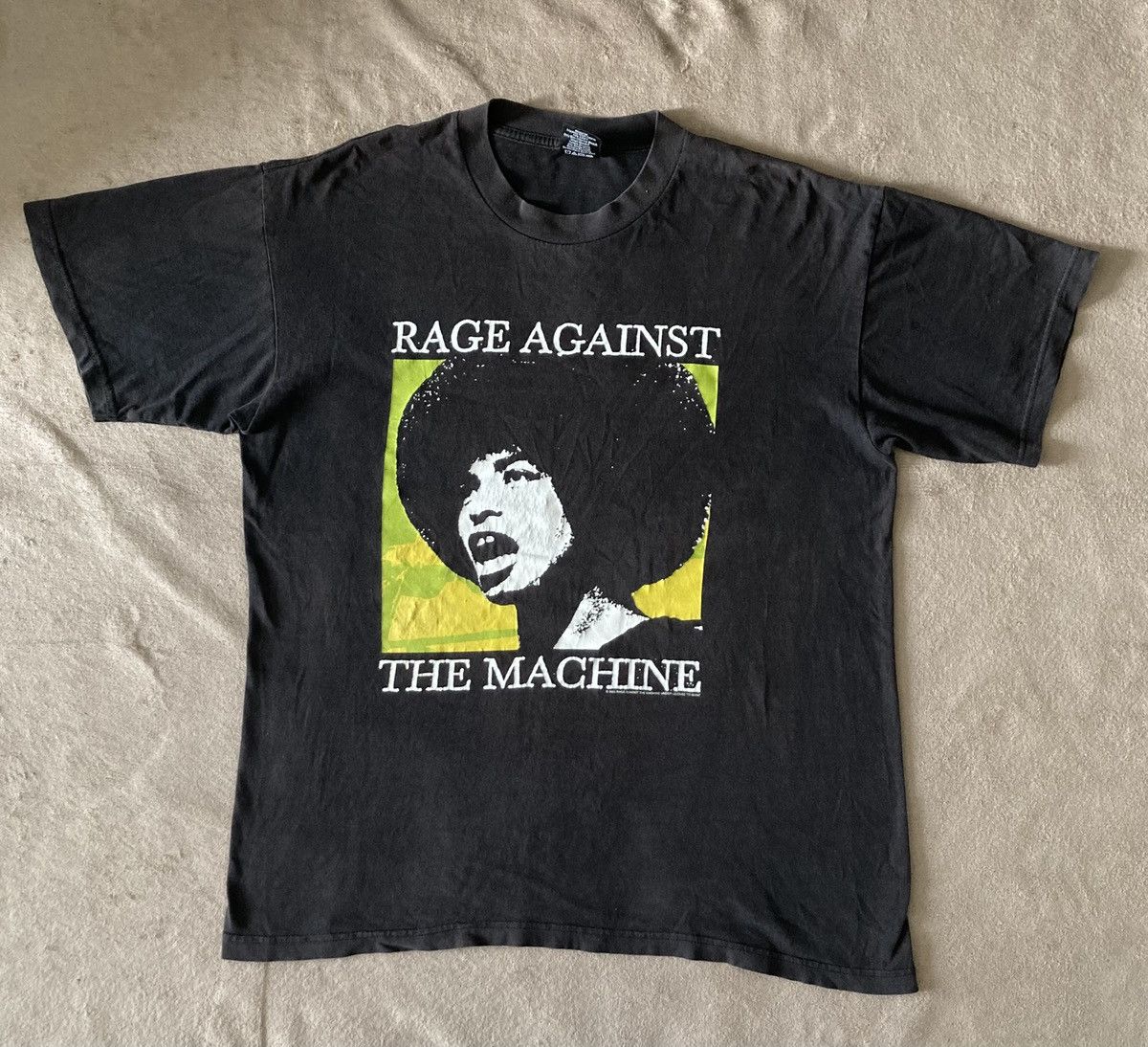 Band Tees VINTAGE RATM ANGELA DAVIS 00s Size US XL / EU 56 / 4 - 1 Thumbnail