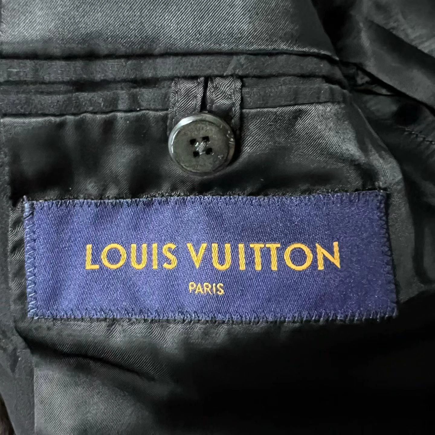 Louis Vuitton louis vuitton black double-breasted long coat Size US L / EU 52-54 / 3 - 2 Thumbnail