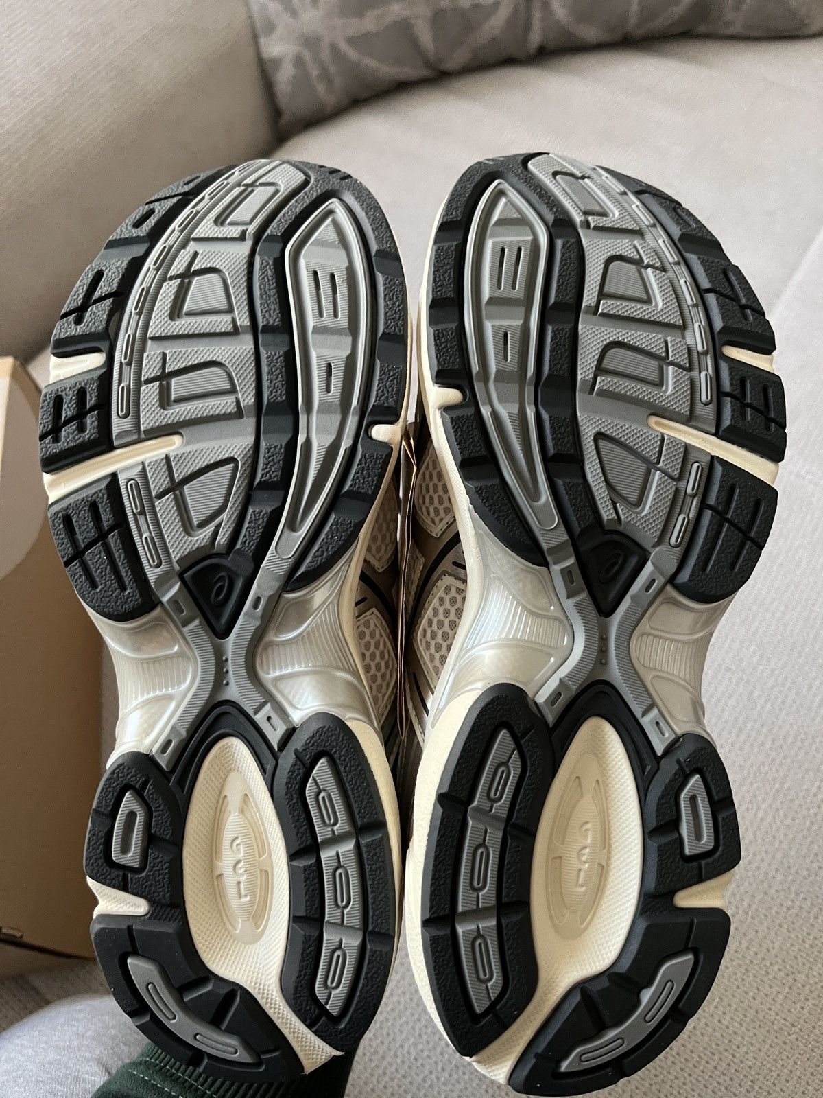 Asics Asics 1130 Size US 8.5 / EU 41-42 - 5 Thumbnail