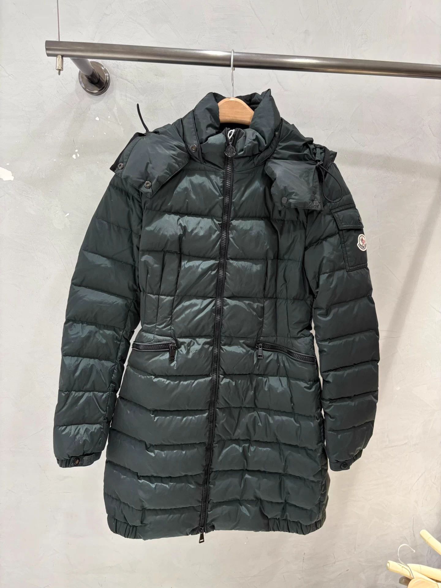 Moncler Moncler Army Green cinched waist hooded puffer 1 Size S / US 4 / IT 40 - 1 Thumbnail