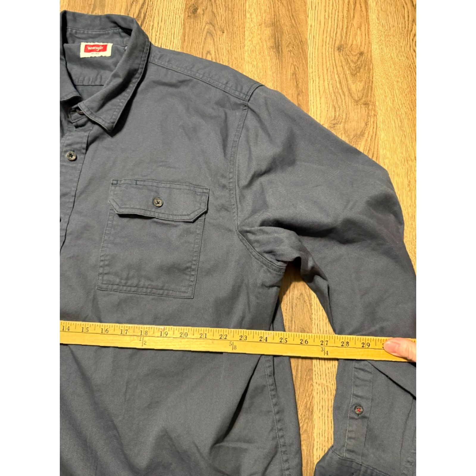 Wrangler VINTAGE? Wrangler Shirt Men's 2XL Blue Long Sleeve Button-Up Front Pockets (Note: Original says Vintage: No) Size US XXL / EU 58 / 5 - 7 Thumbnail
