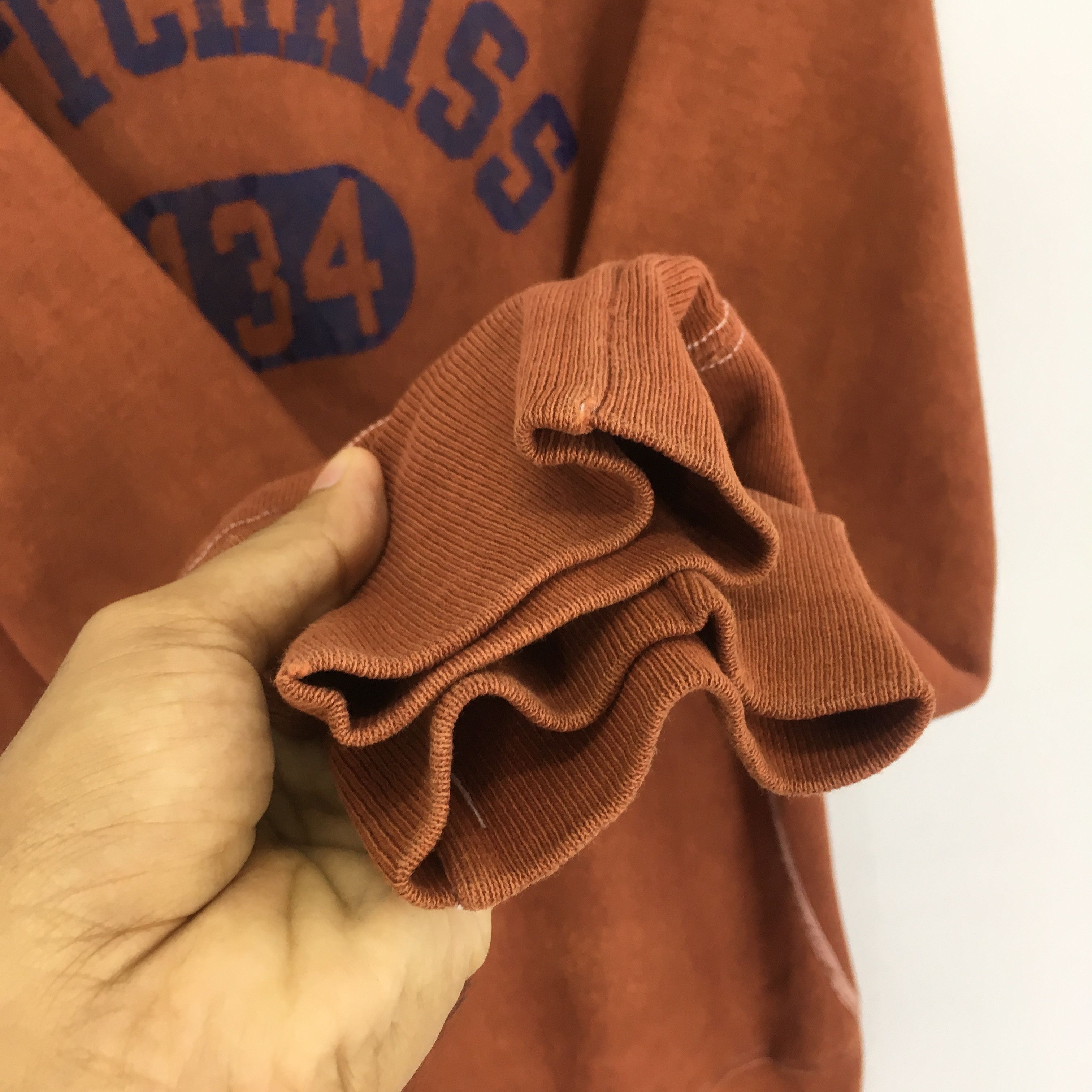 Champion Vintage Champion Reverse Weave Brown - 632 Size US XL / EU 56 / 4 - 9 Thumbnail