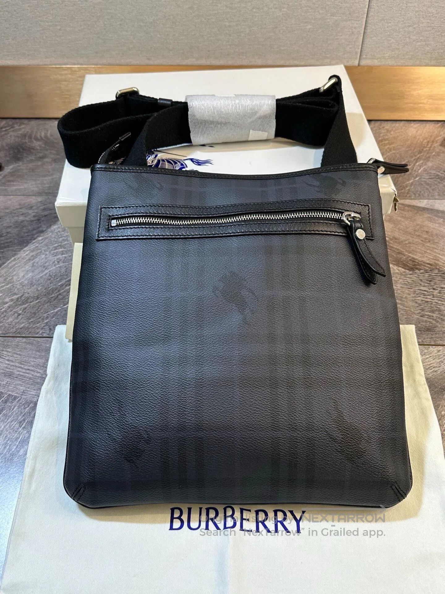 Burberry Burberry Classic Knight Check Messenger Bag. Size ONE SIZE - 2 Thumbnail