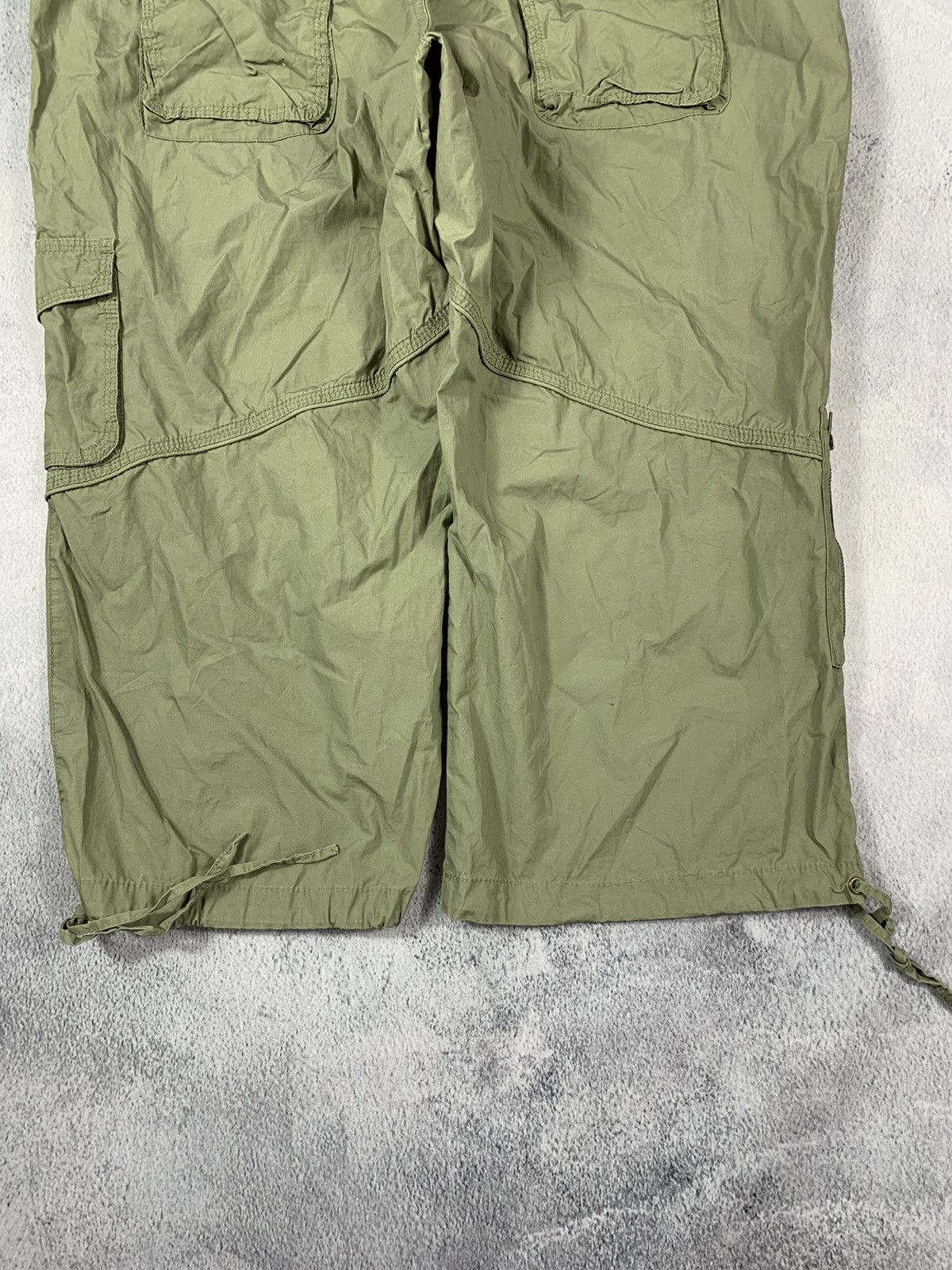 Vintage Vintage 90s wide cargo 3/4 shorts streetwear size 39 Size 39" - 7 Thumbnail