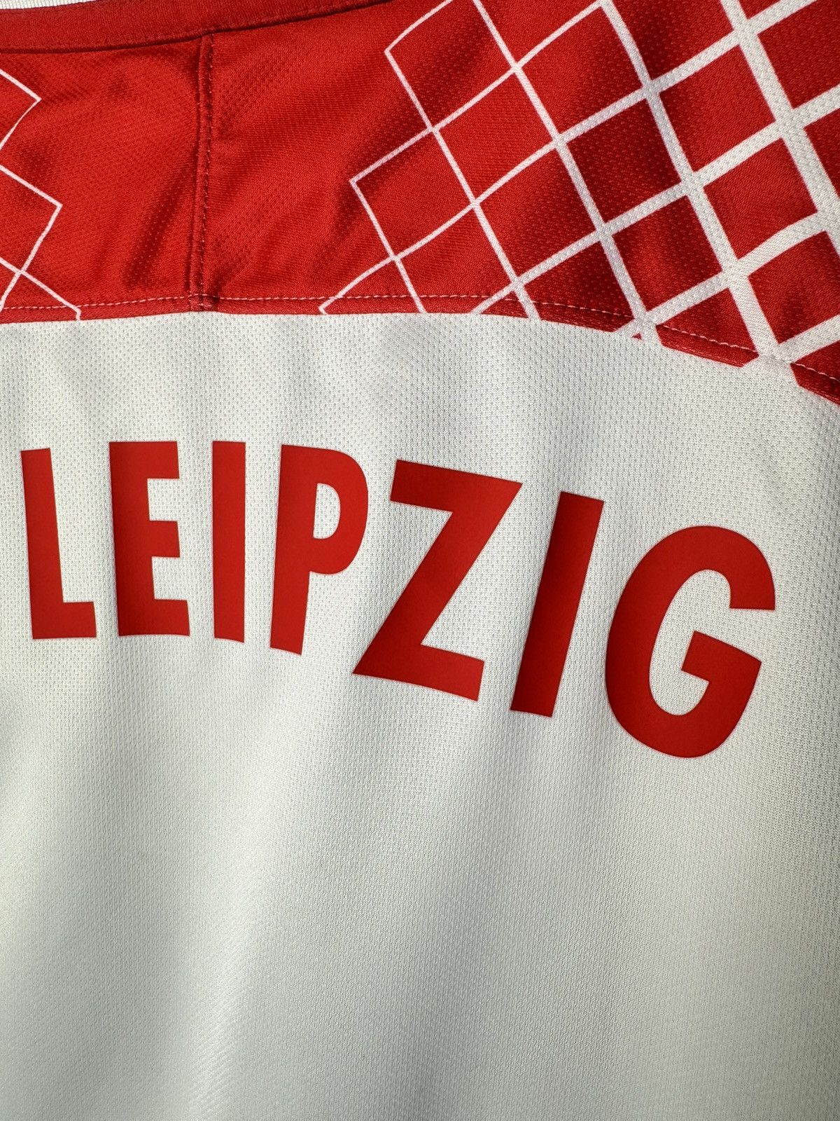 Nike Red Bull Leipzig 2017 2018 Home Shirt Soccer Jersey Nike Size US M / EU 48-50 / 2 - 7 Thumbnail