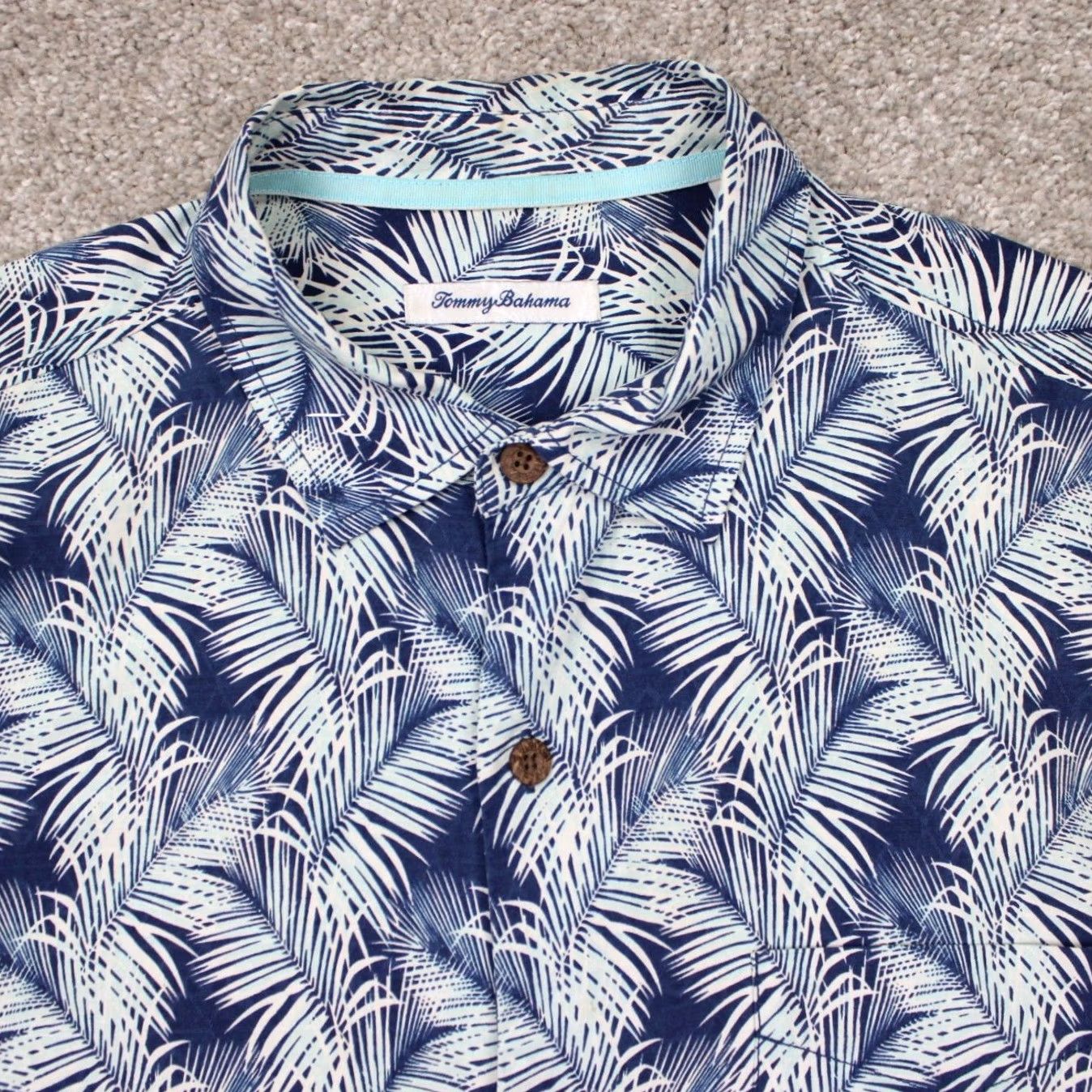 Tommy Bahama Tommy Bahama Hawaiian Shirt Mens Large Blue Floral 100% Silk Short Sleeve Button-Up Shirt Regular Fit Women/Womens? Size US L / EU 52-54 / 3 - 5 Thumbnail